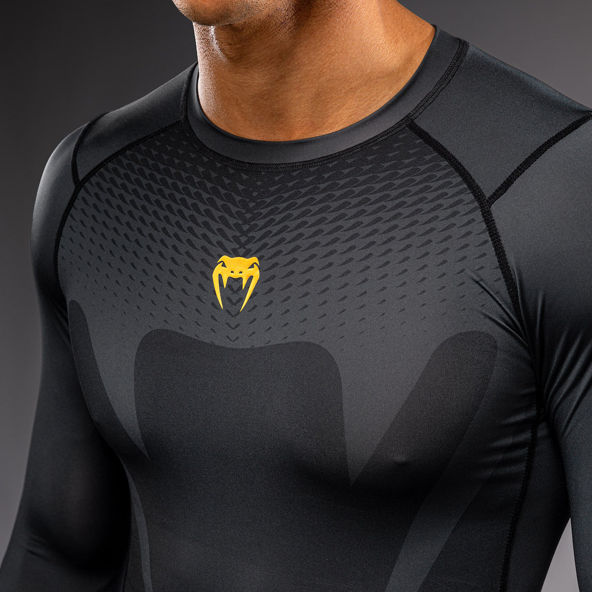 Venum Attack Long Sleeve Rashguard - Black/Gold