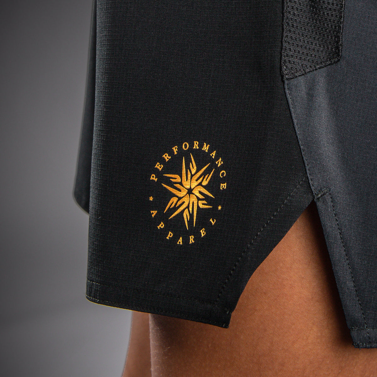 Venum Attack Fightshorts for Kids - Black/Gold