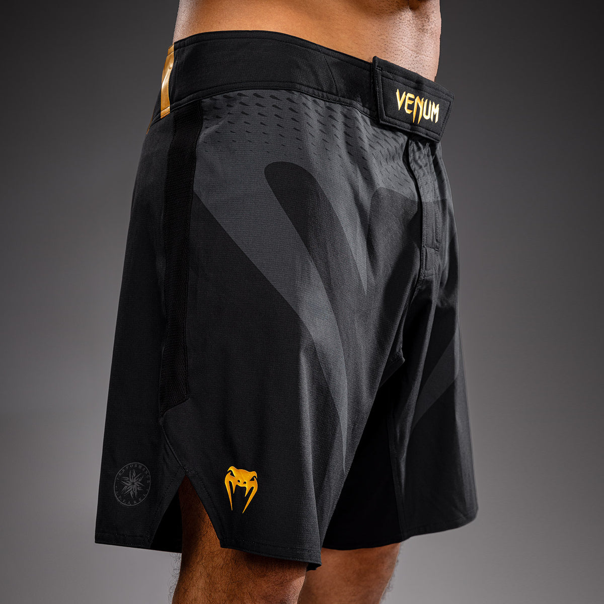 Venum Attack Fightshorts - Black/Gold