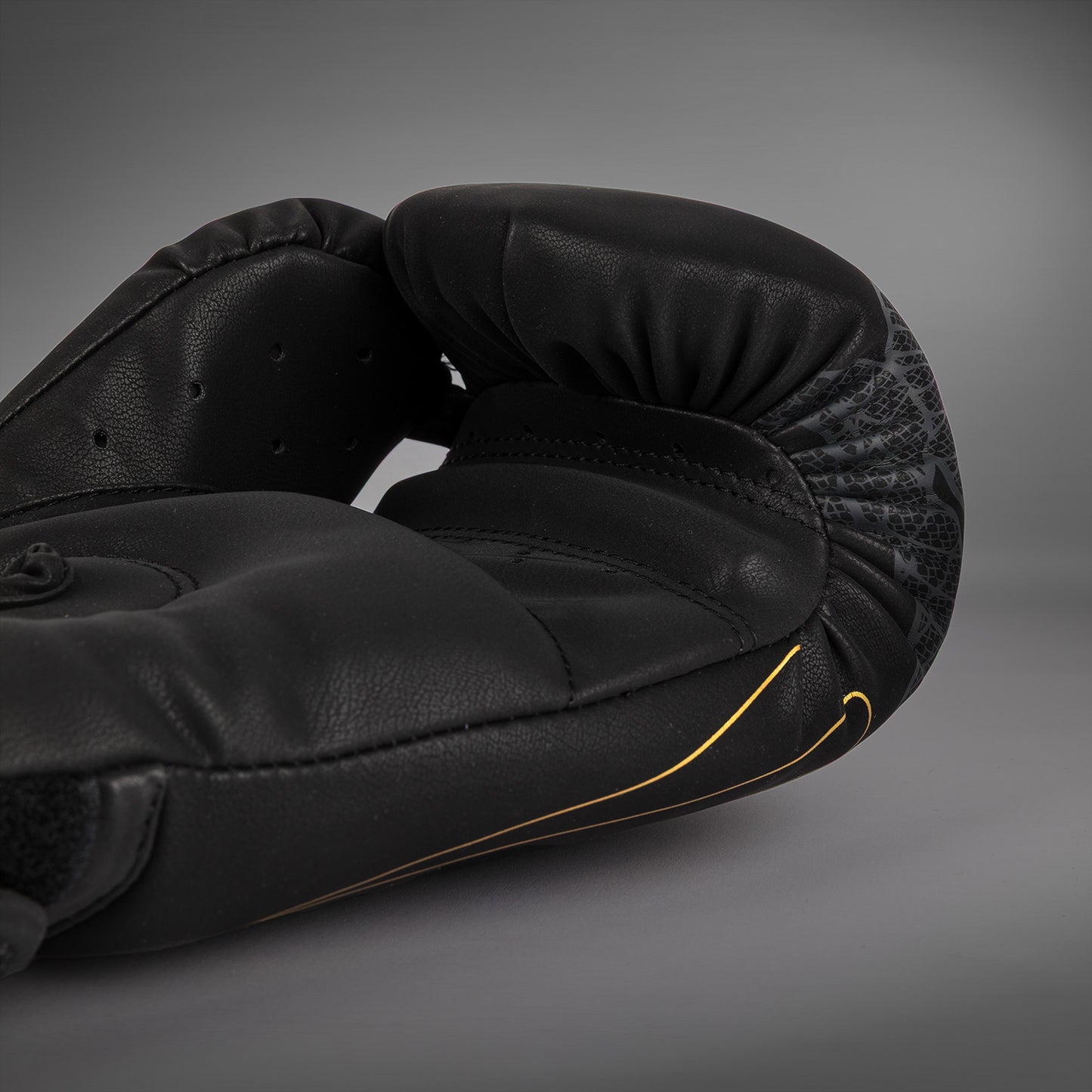 Venum Serpenti Boxing Gloves - Black/Silver/Gold