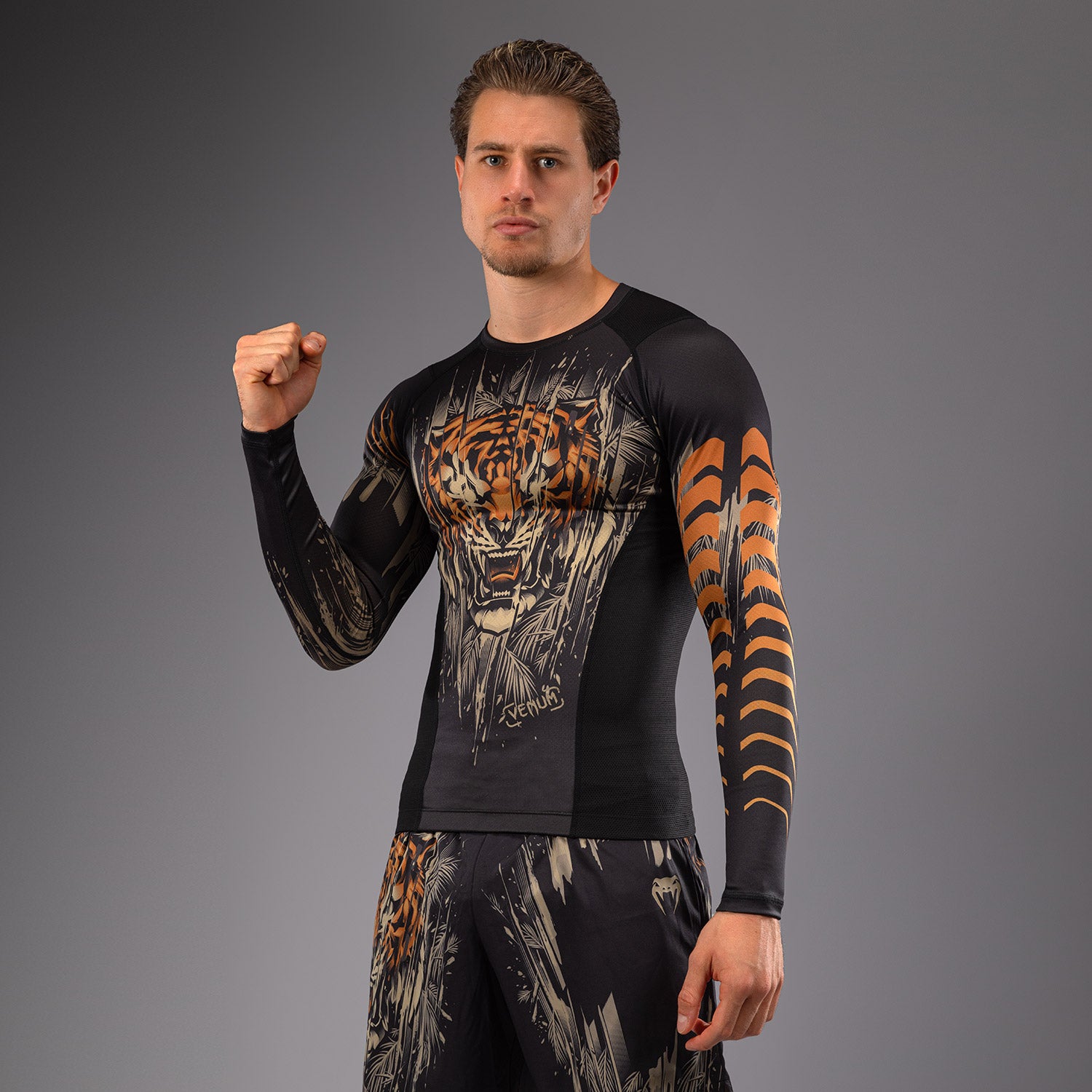 Venum Tiger Men's Long Sleeve Rashguard Black/Neon Orange