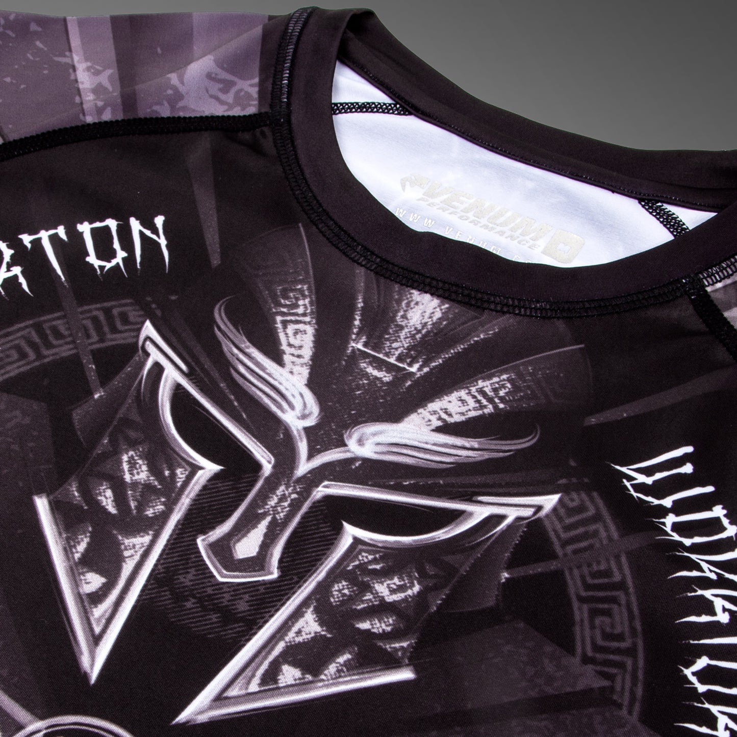Venum Gladiator 3.0 Rashguard - Long Sleeves - Black/White