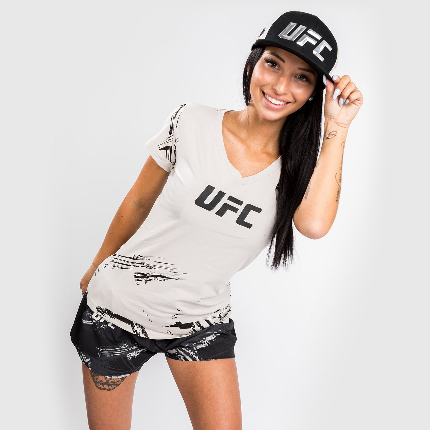 UFC Venum Authentic Fight Week Women’s 2.0 Short Sleeve T-Shirt - Sand