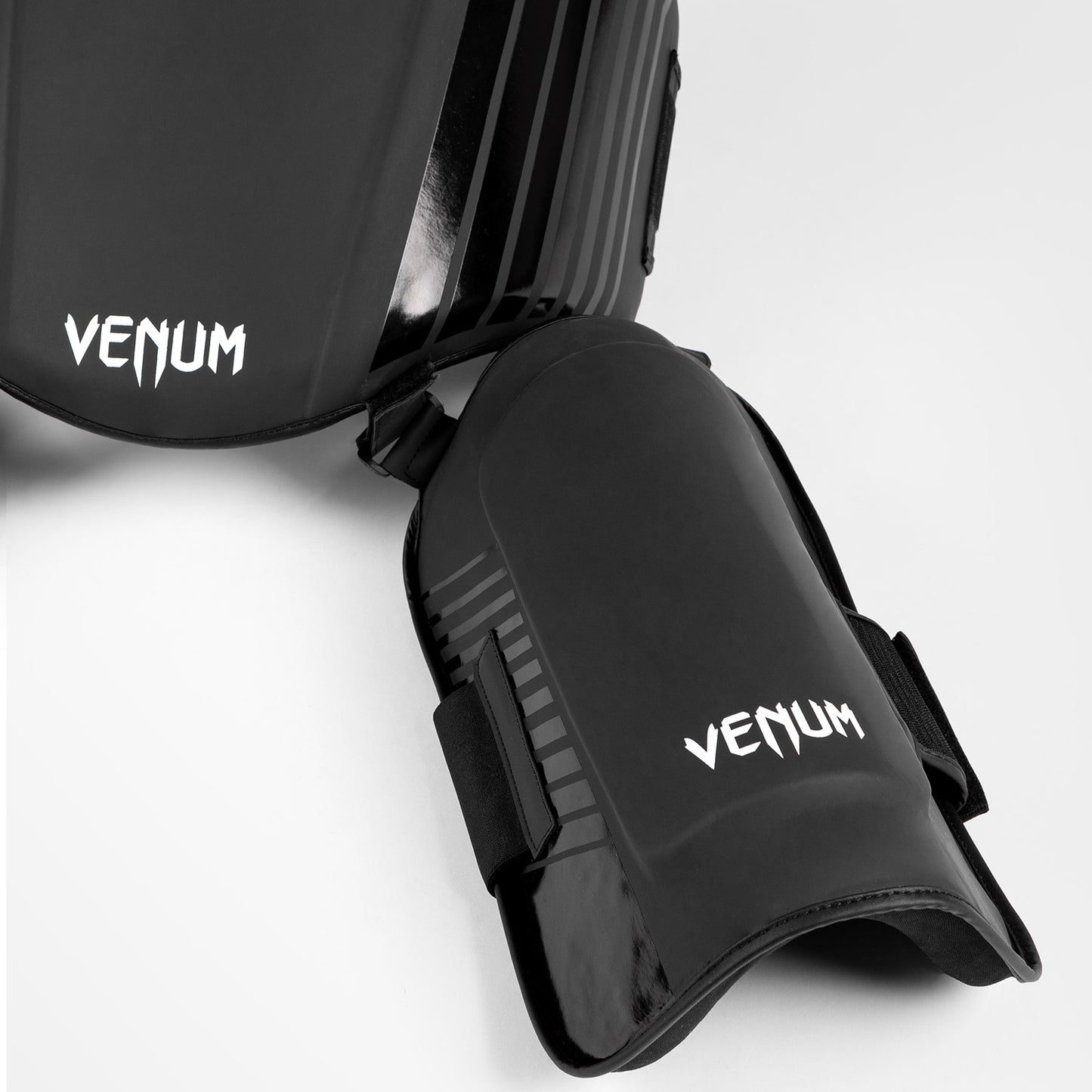 Venum Challenger Belly and legs Protector - Black/White