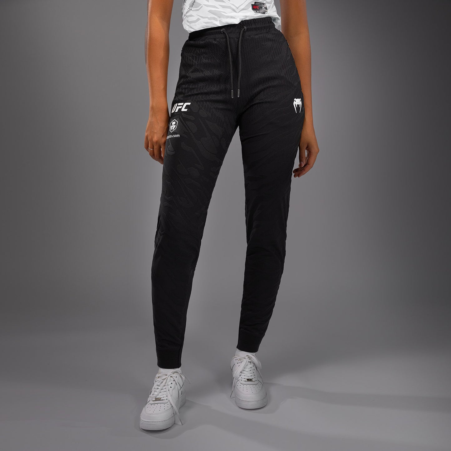 UFC Fusion by Venum Authentic Fight Night Women’s Walkout Pant - Black