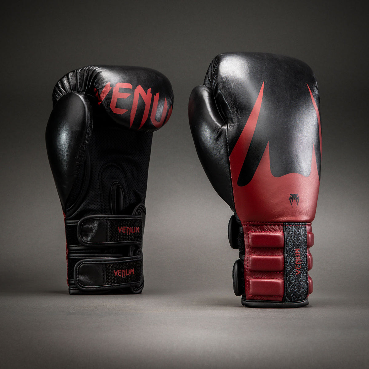 Venum Reverso Boxing Gloves – Black/Red