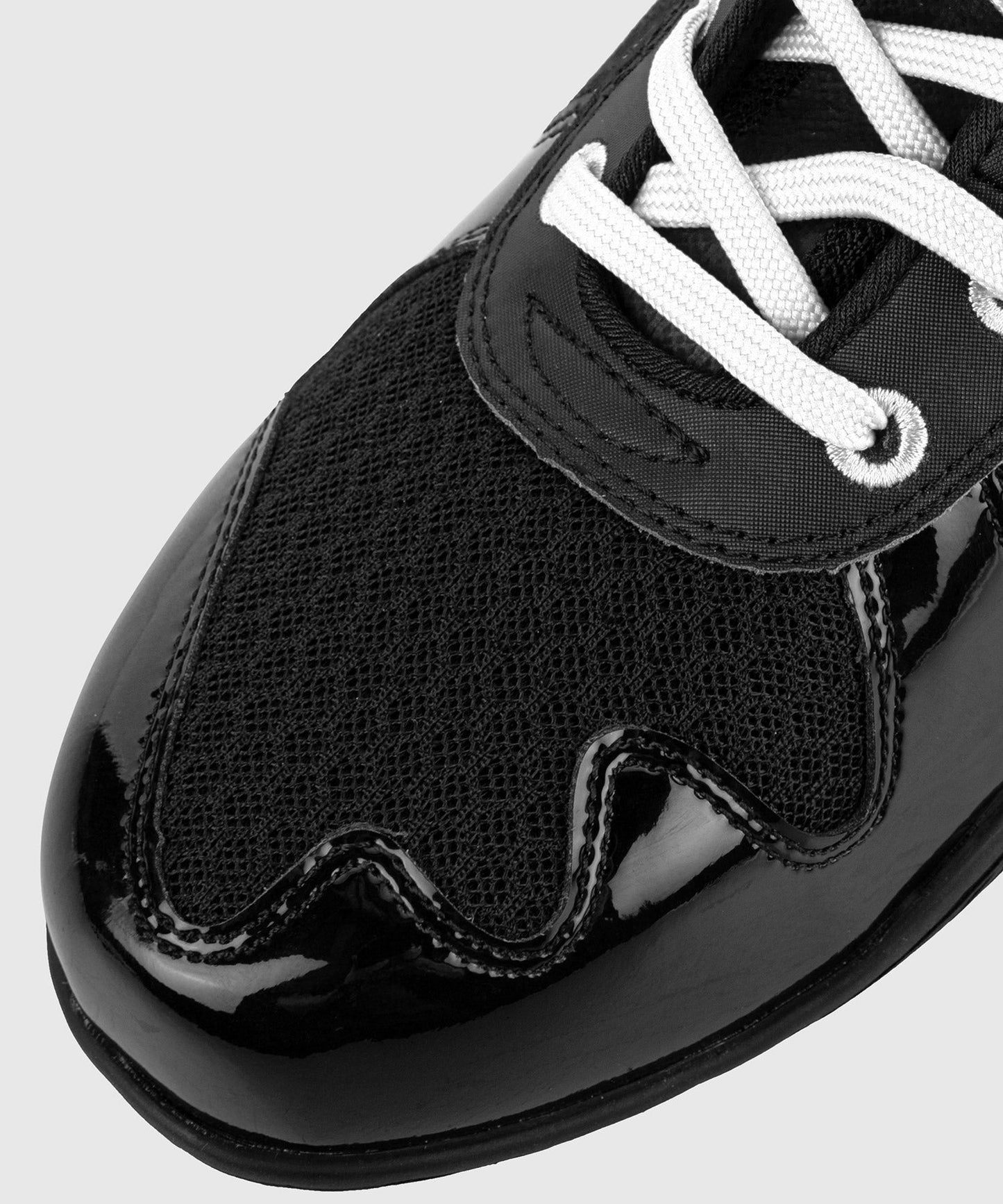 Venum Giant Low Boxing Shoes - Black/White