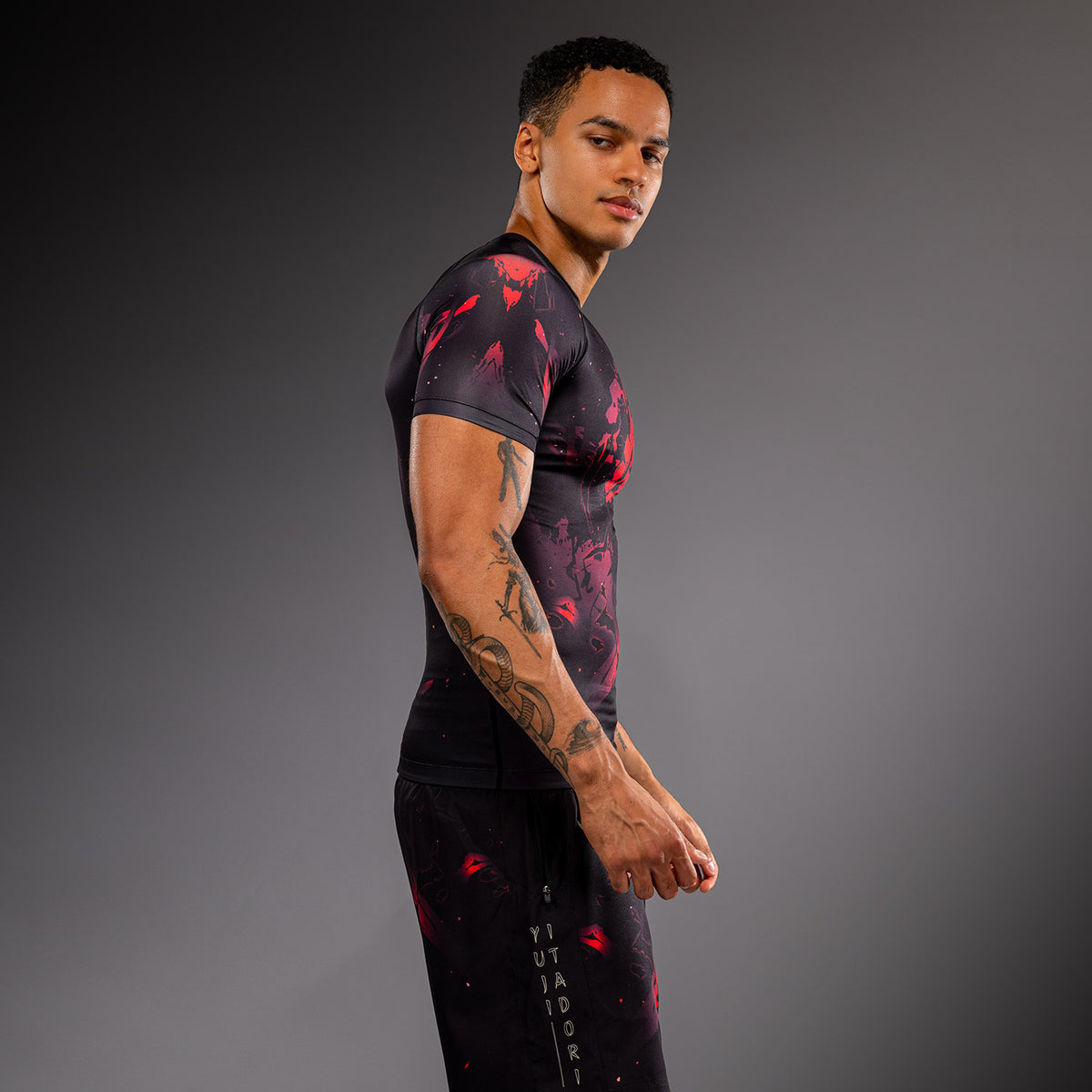 Jujutsu Kaisen x Venum Itadori Short Sleeve Rashguard - Black/Red
