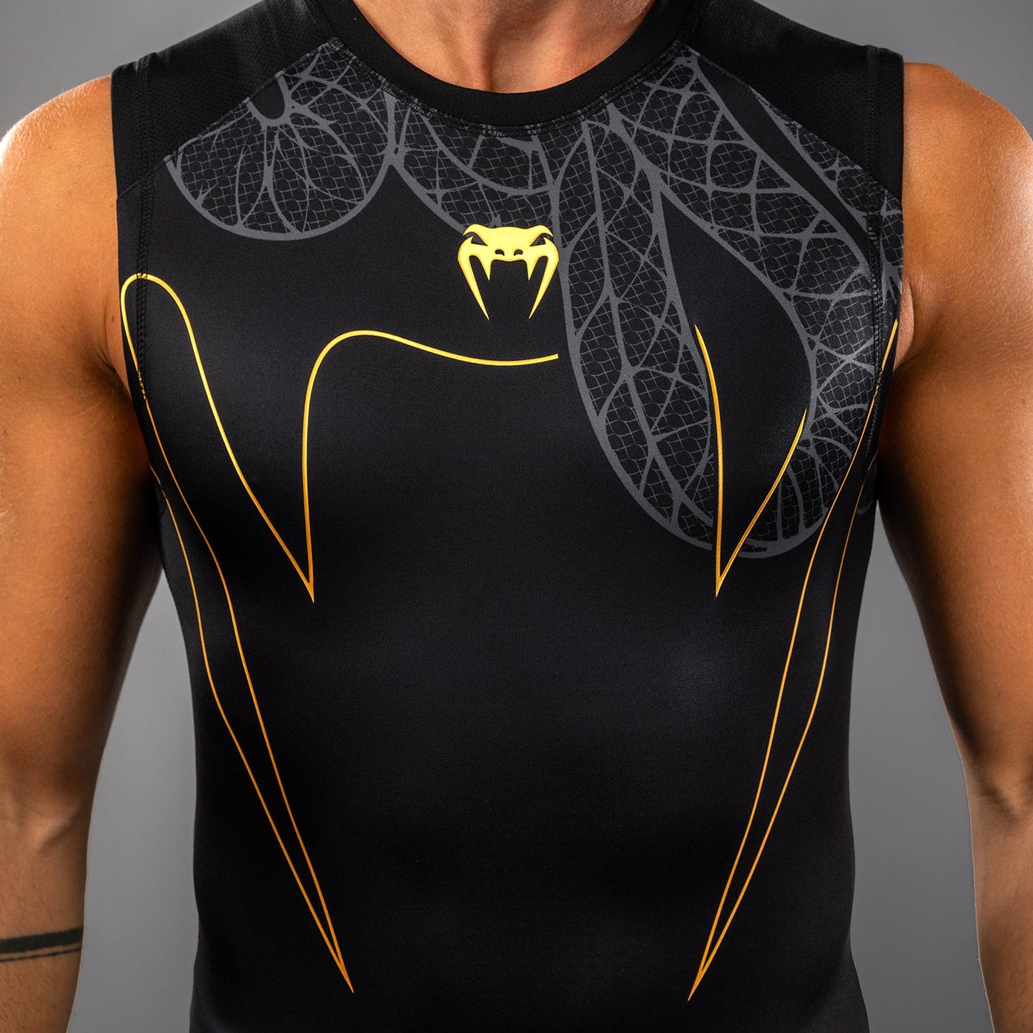 Venum Serpenti Sleeveless Rashguard - Black/Silver/Gold