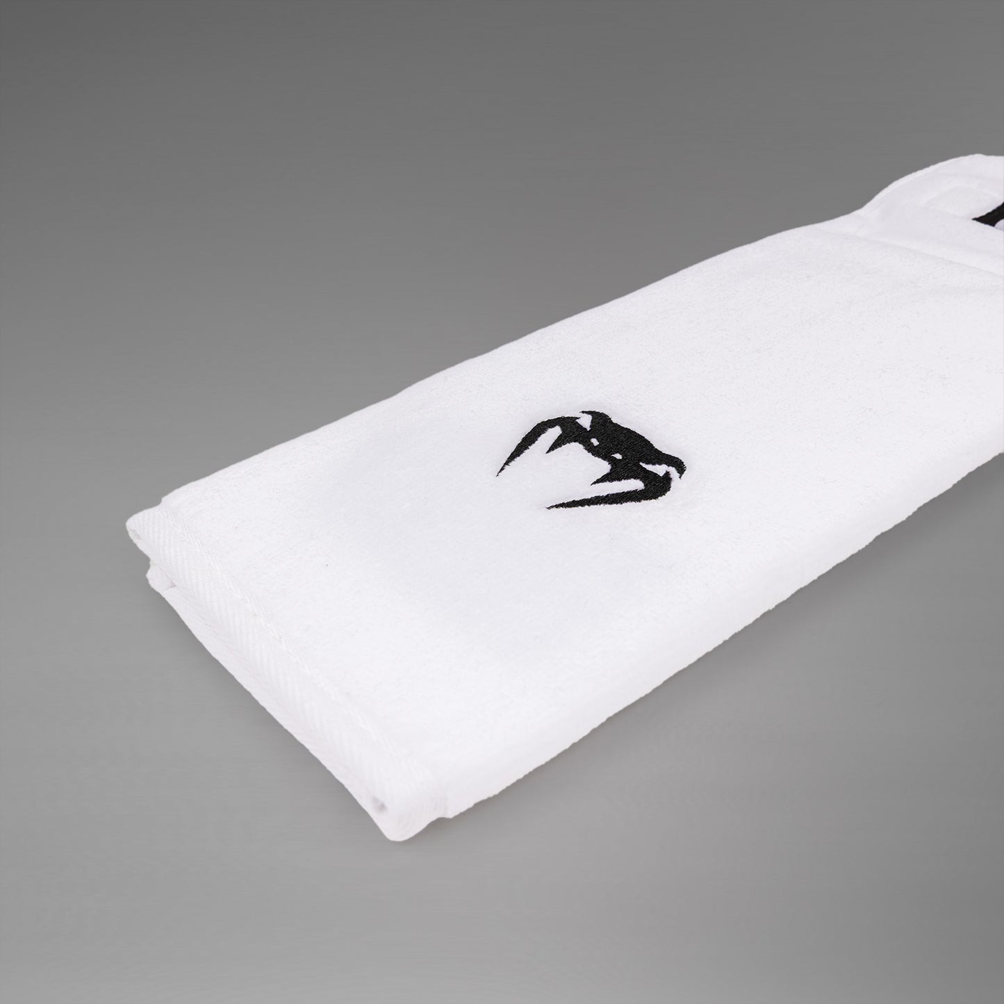 Venum Lineup Football Towel - White/Black