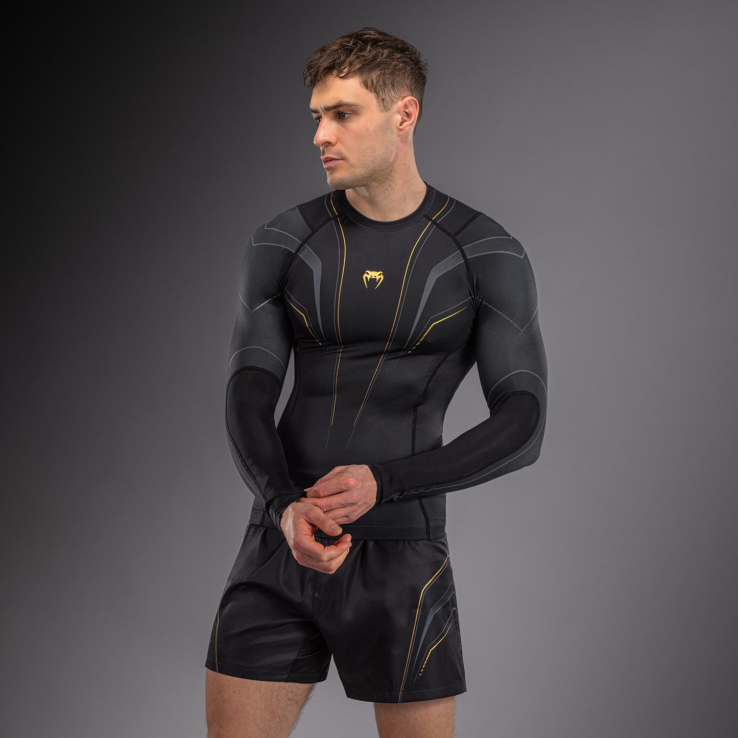 Venum Streamline Long Sleeve Rashguard - Black/Gold