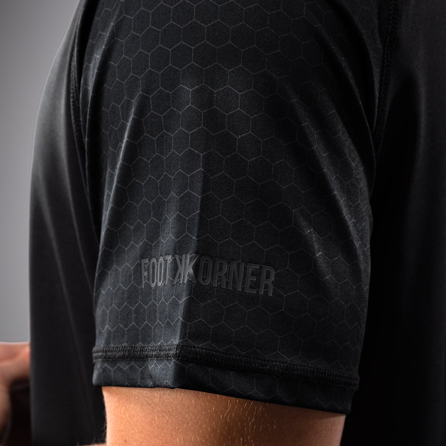 FK x Venum Hexagone MMA T-shirt - Black/Gold