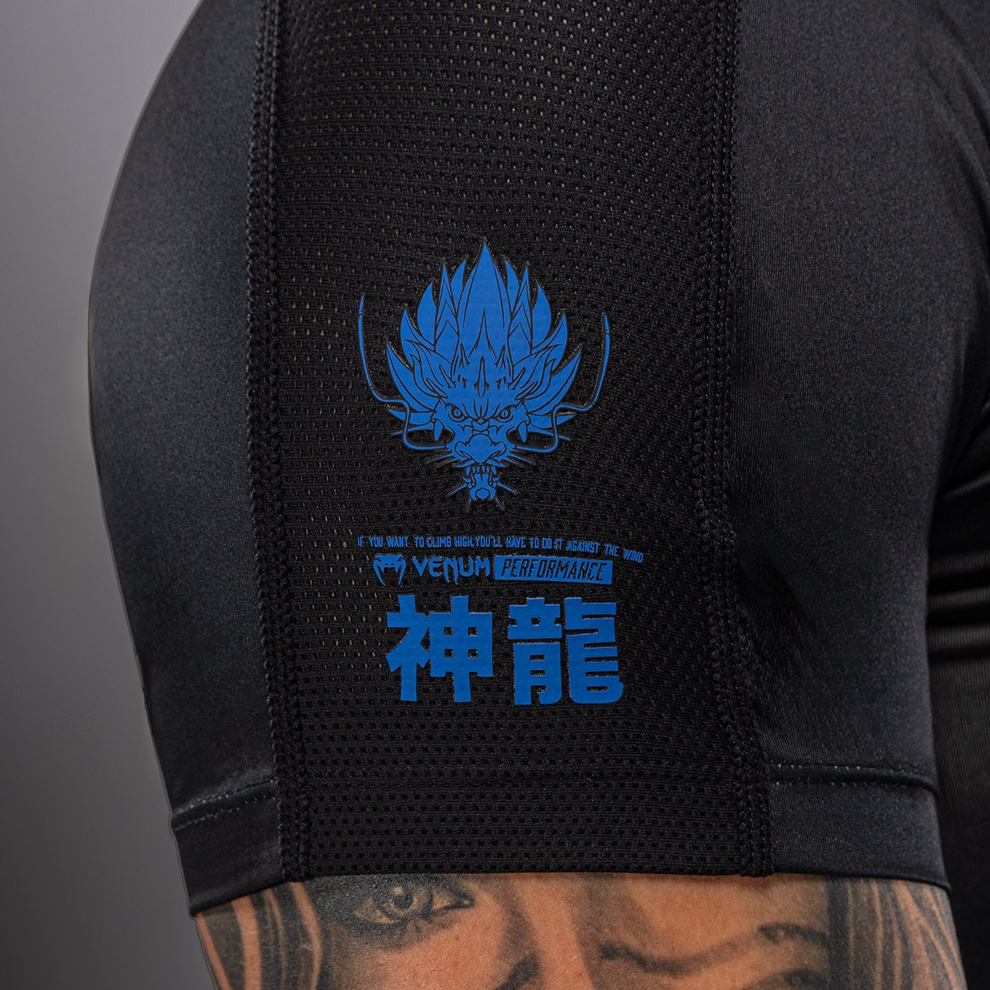 Venum Thunder Dragon Short Sleeves Rashguard - Black/Royal Blue