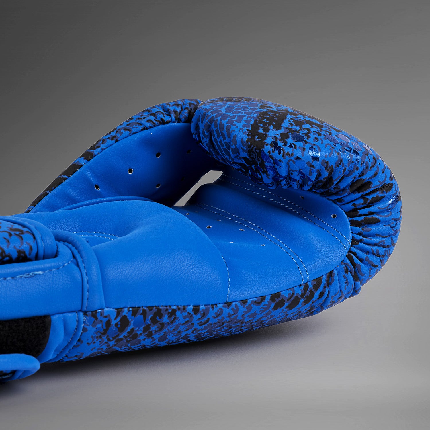 8oz Venum Amazonia ボクシンググローブ UFC 4b2dddd00a1b0e15319eb02fd24a26