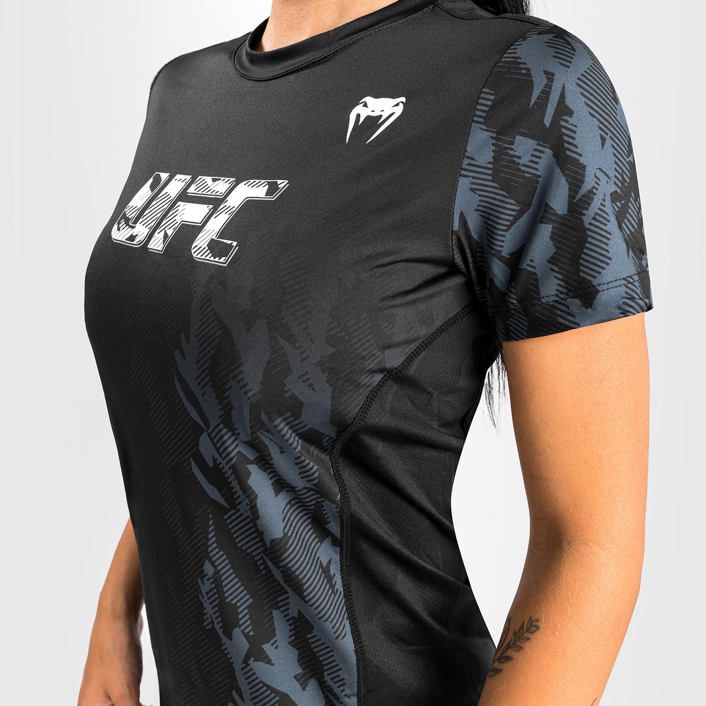 Venum UFC Authentic Fight Week Women's Performance Short Sleeve T-Shirt – Black