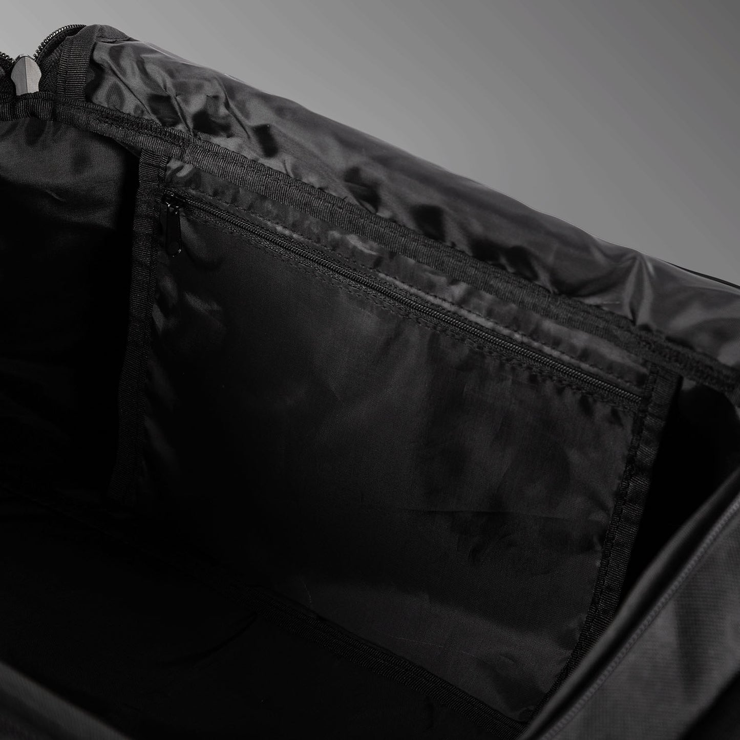 Venum Essential Sports Bag (61L) - Black