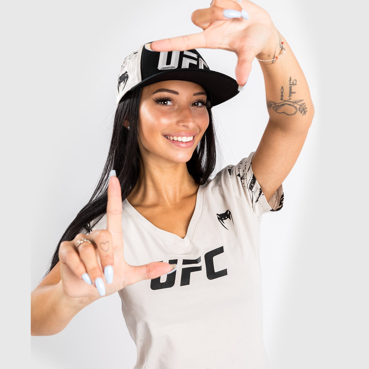 UFC Venum Authentic Fight Week Women’s 2.0 Short Sleeve T-Shirt - Sand