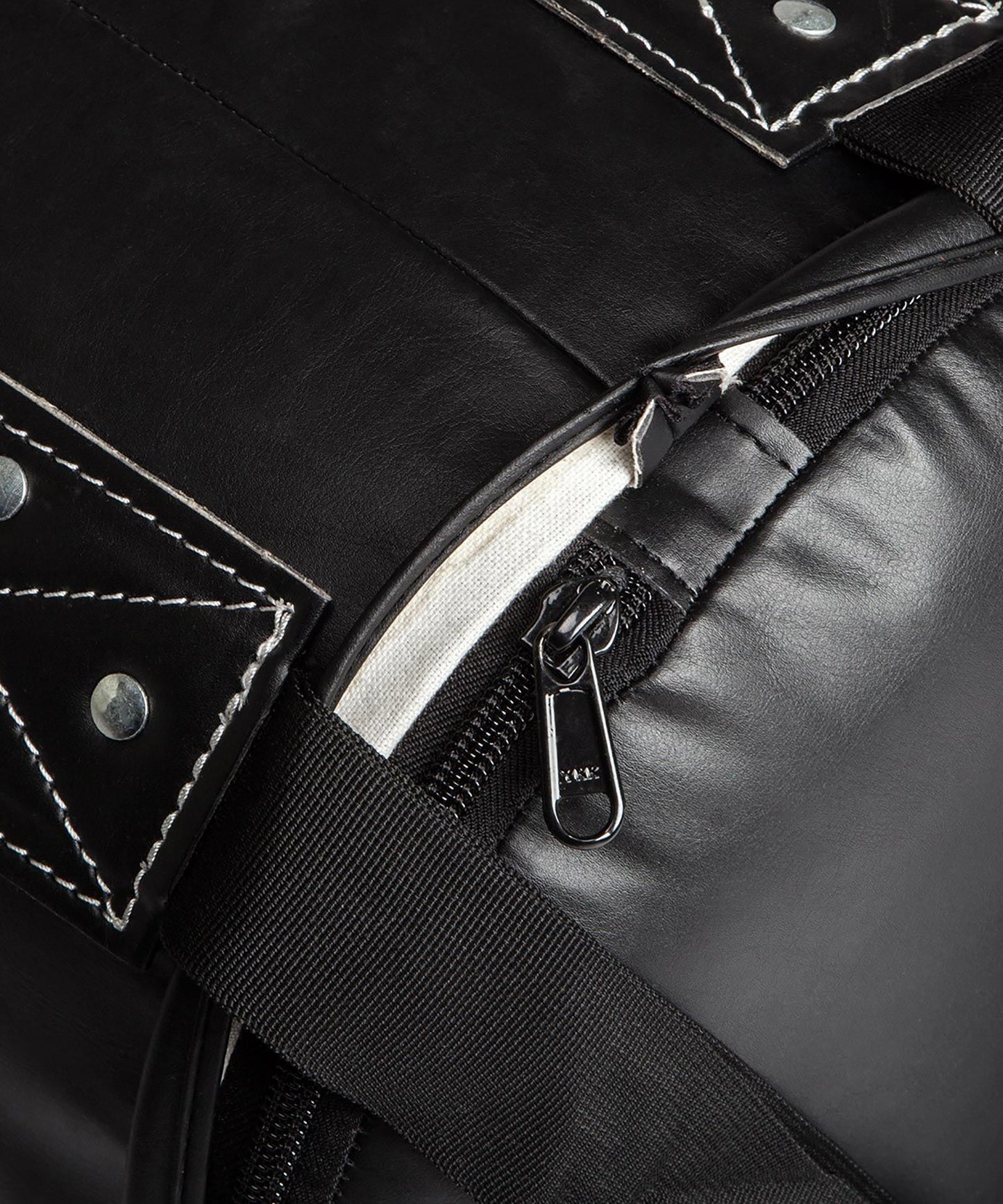 Venum Challenger Heavy bag + Ceiling Hook - Black/White - Filled - 150cm