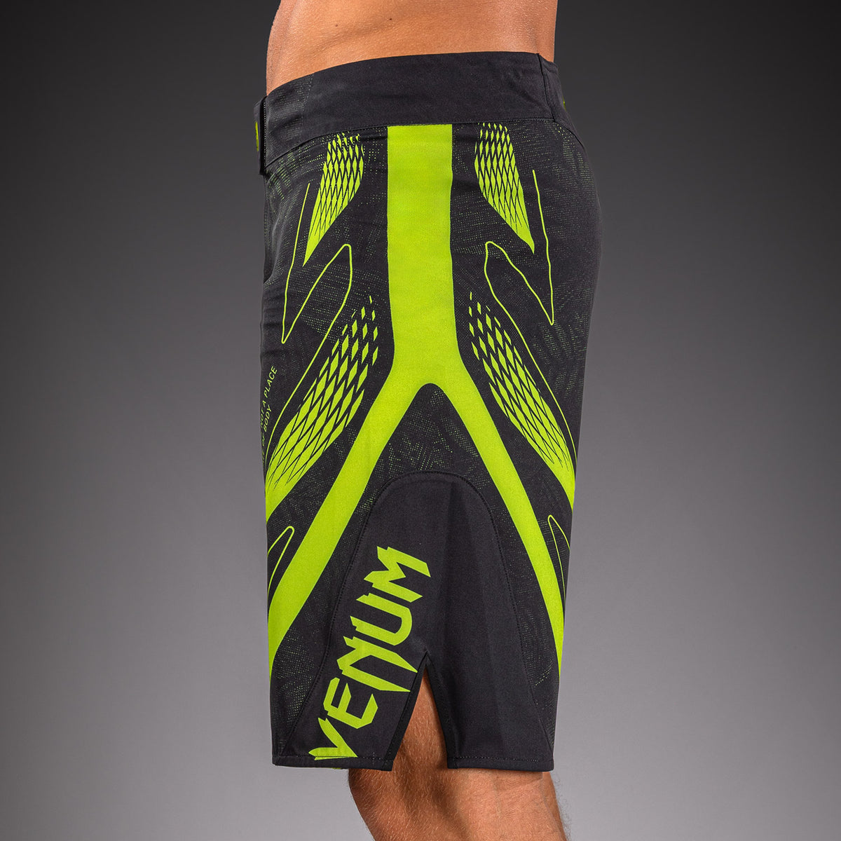Venum Amazonia Reborn Fightshorts - Black/Green