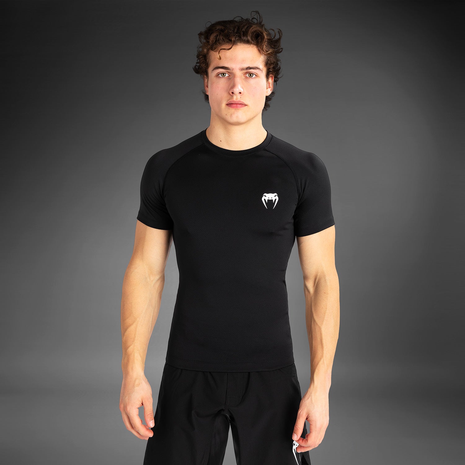 85fbe3b2d8c815d235a4ee6a40fd8f9994245632_RASHGUARD_SL_CONTENDER_BLACK_1 ...