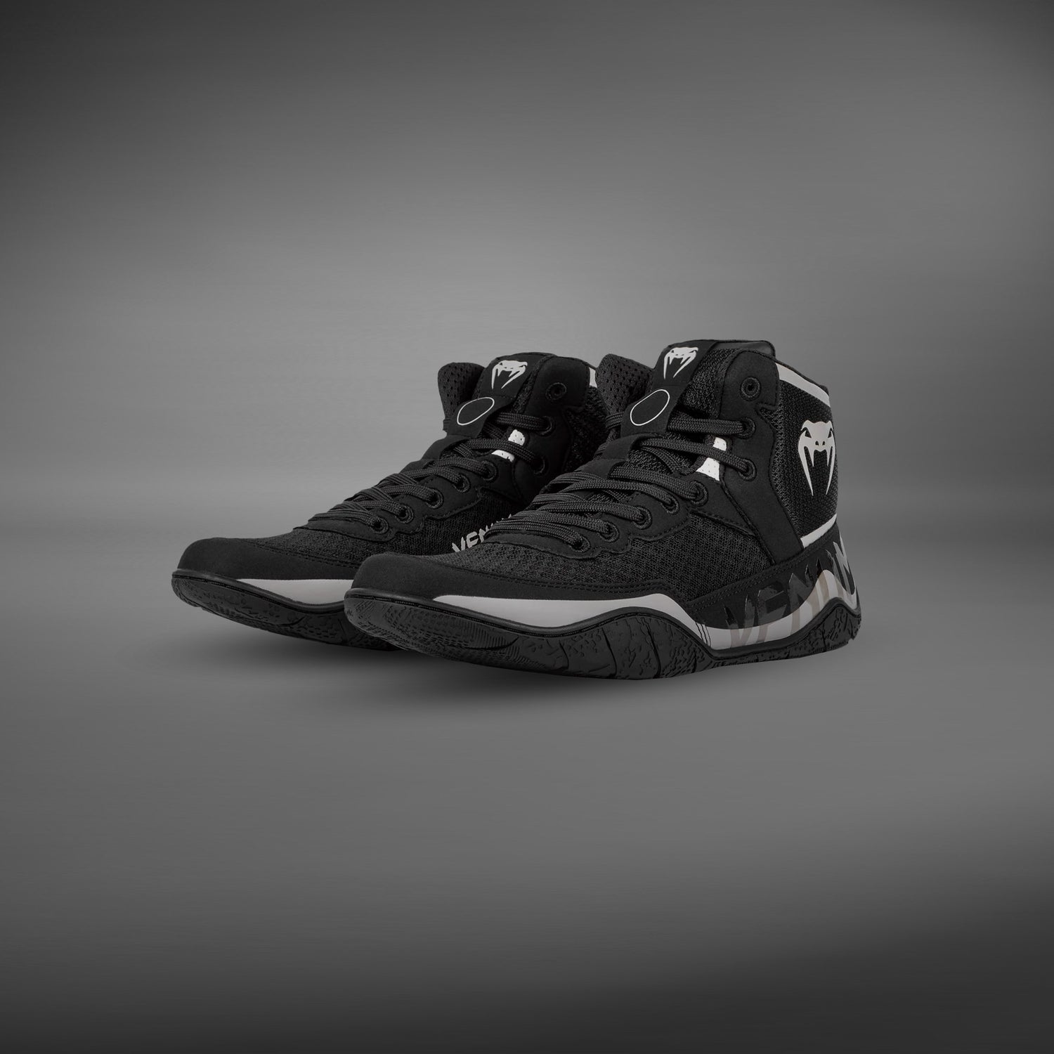 Wrestling shoes