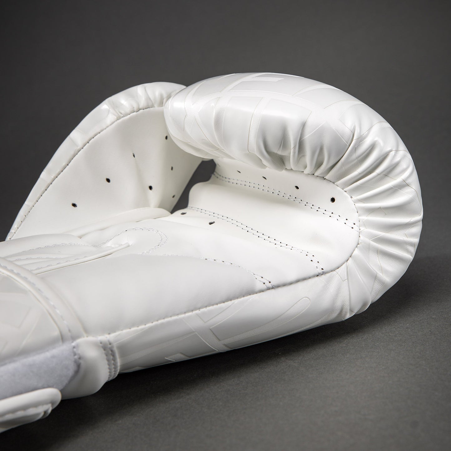 Venum Contender 1.5 XT 3D Boxing Gloves - White/ Gold