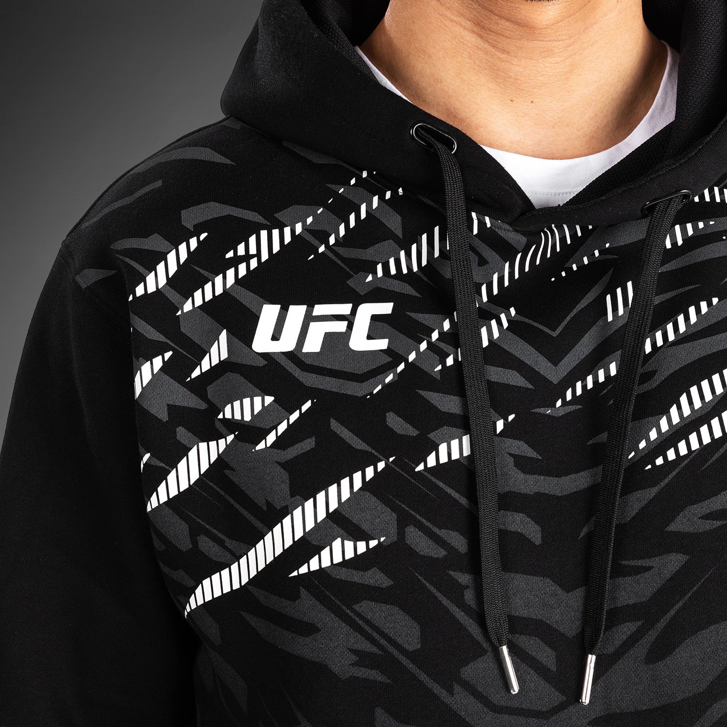 UFC Fusion by Venum Men’s Replica Pullover Hoodie Black
