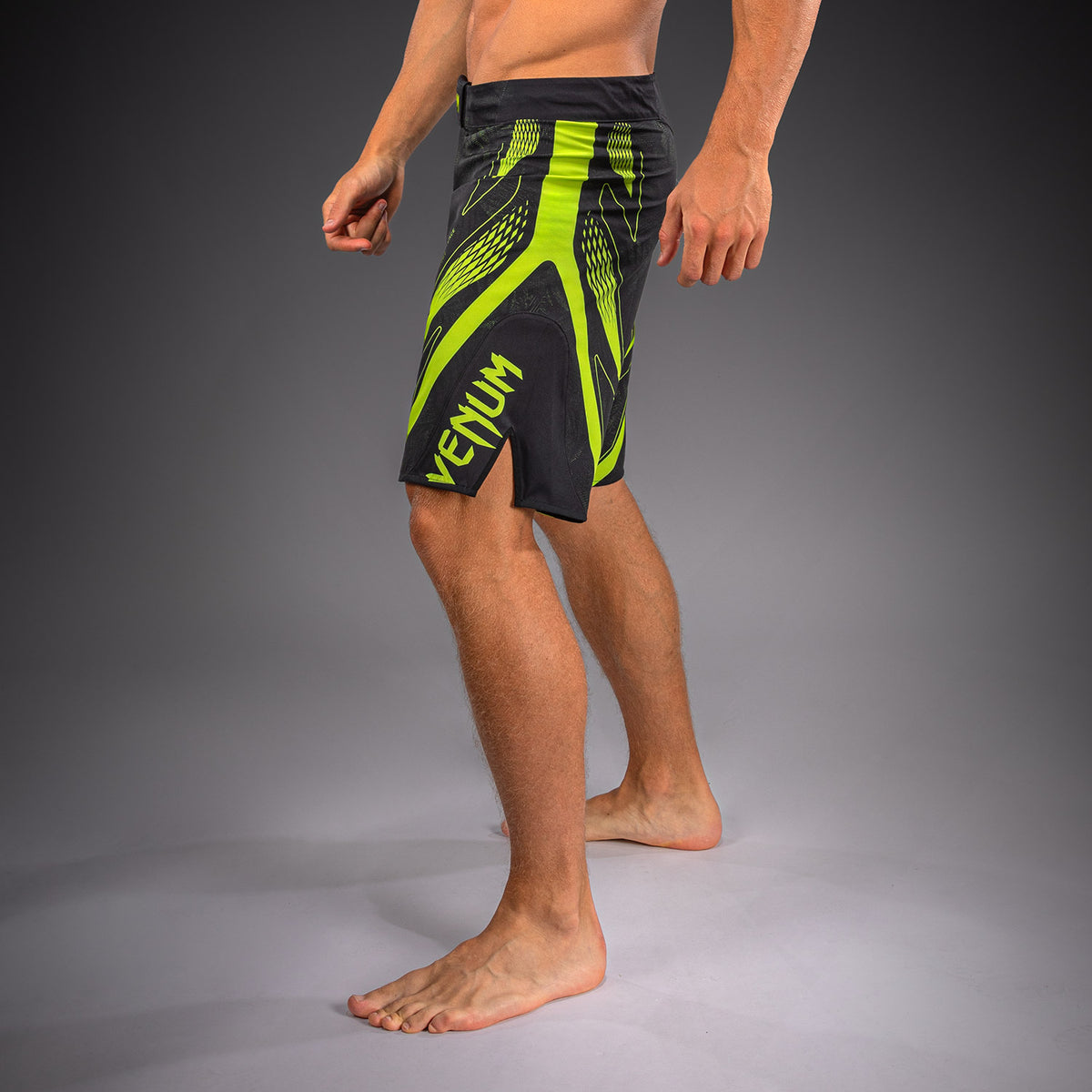 Venum Amazonia Reborn Fightshorts - Black/Green