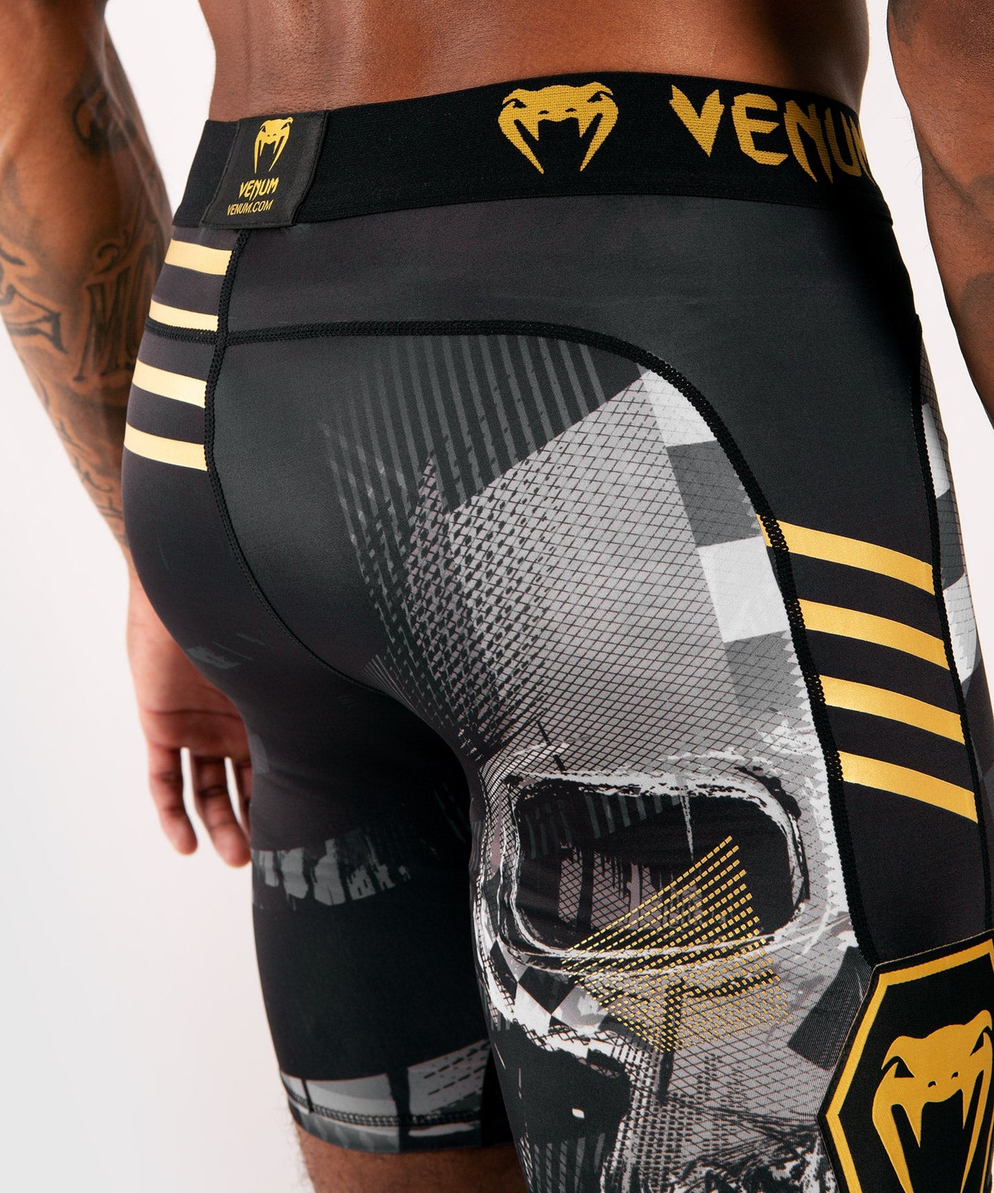 Venum Skull compression shorts - Black