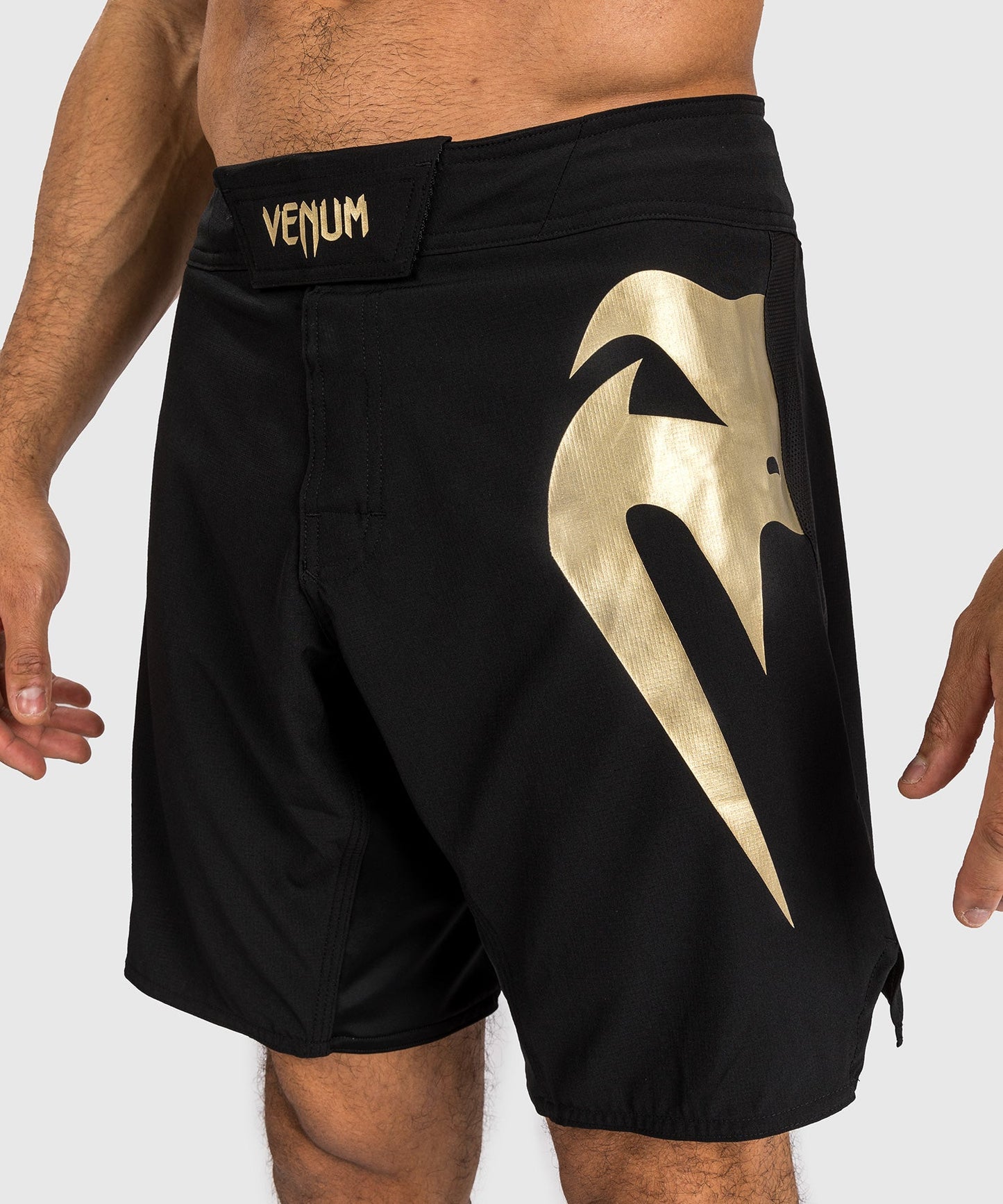 Venum Light 5.0 Fight Shorts - Black/Gold