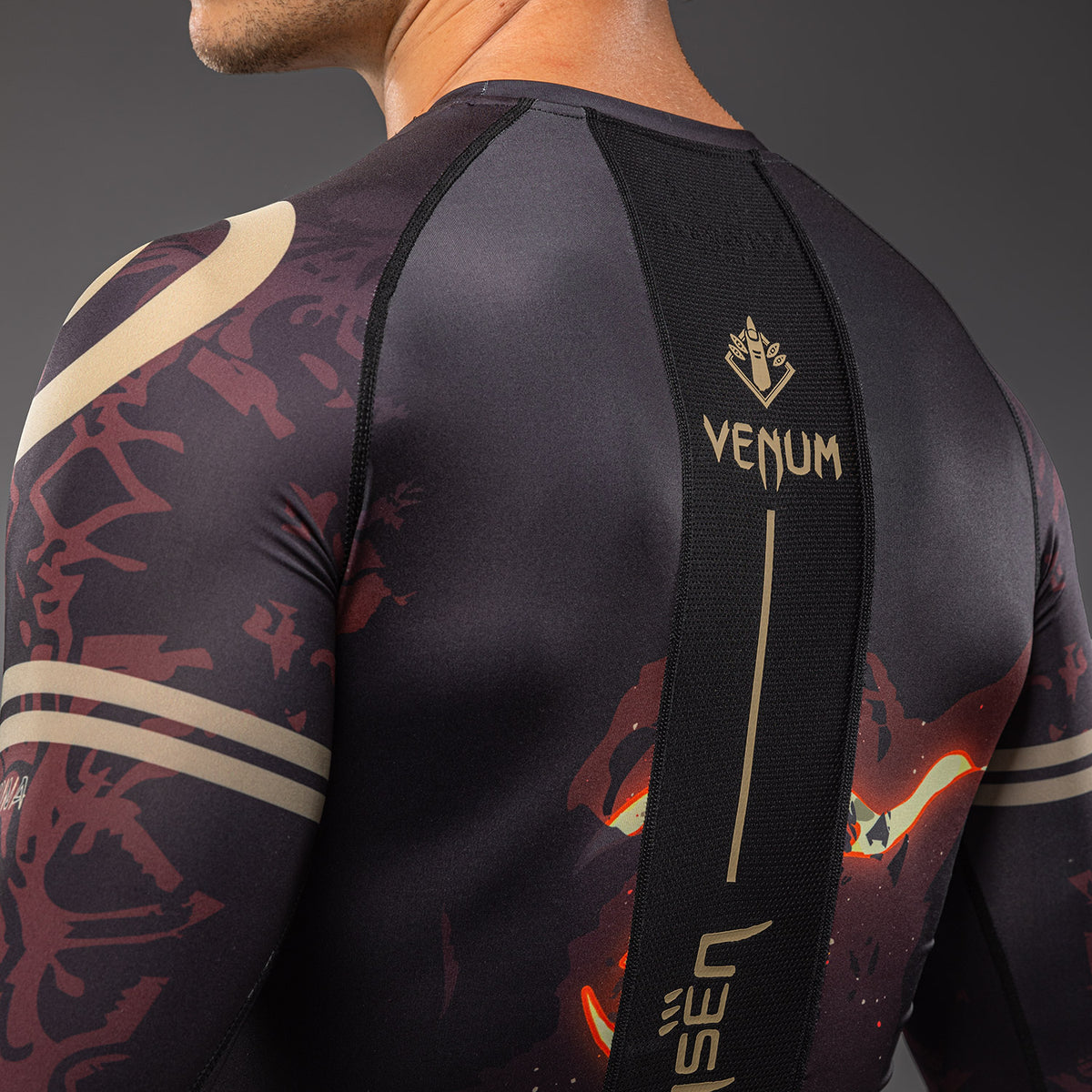 Jujutsu Kaisen x Venum Sukuna Long Sleeve Rashguard - Black/Beige