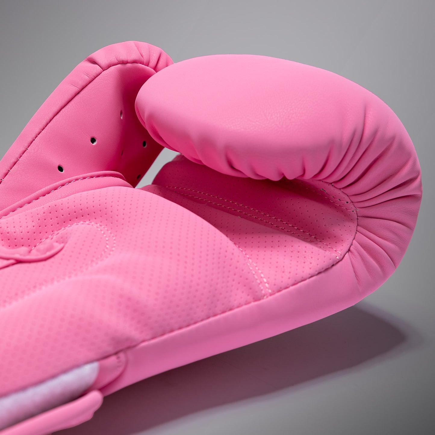 Venum Contender 1.5 Boxing Gloves - Candy Pink