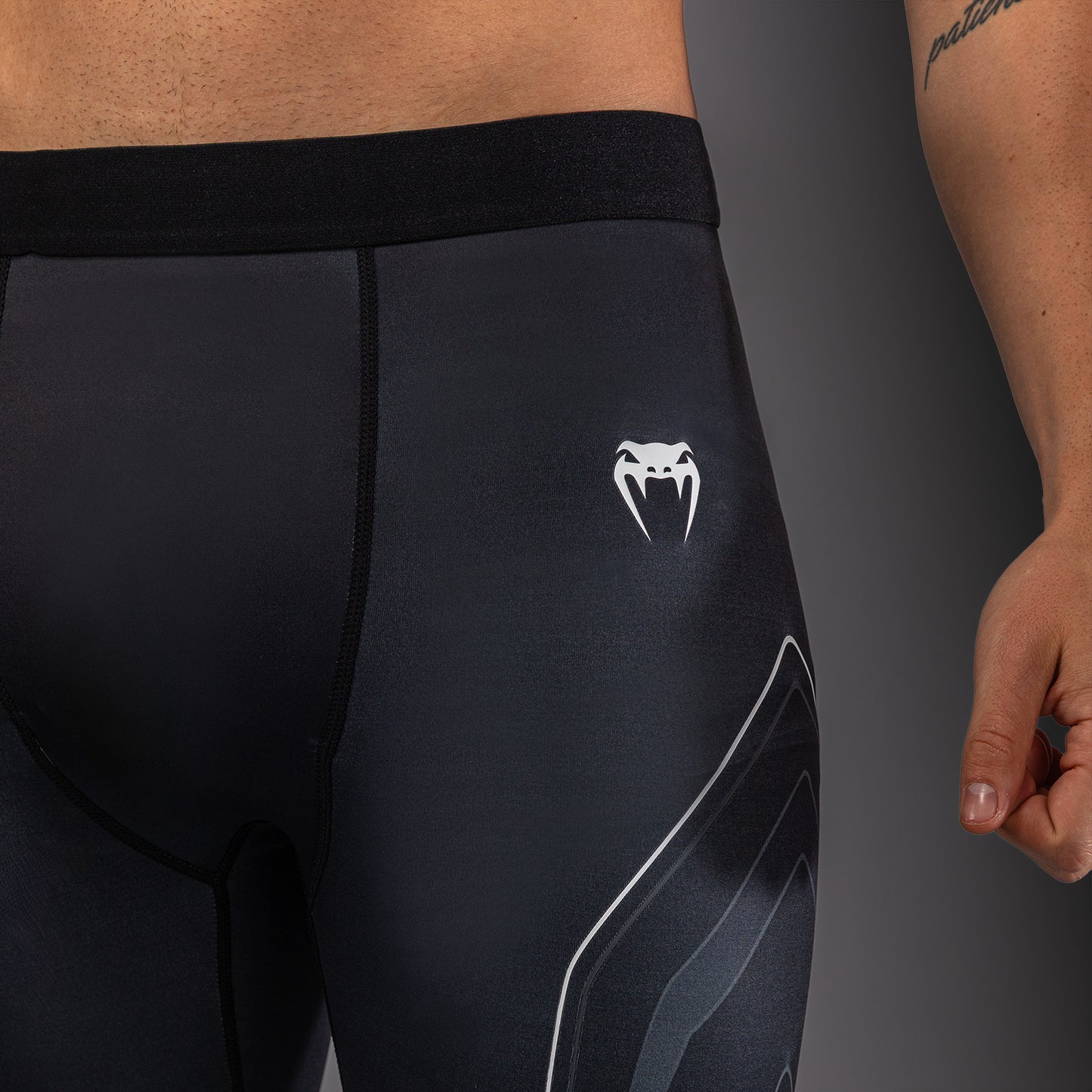 Venum Streamline Vale Tudo Shorts - Black/White