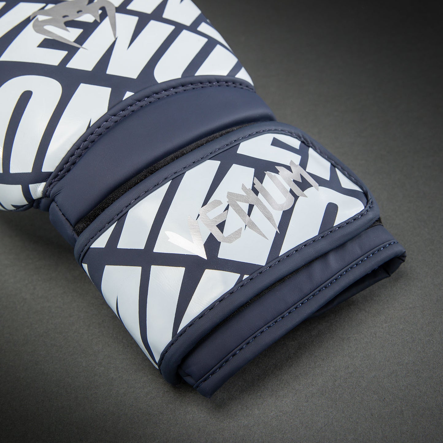 Venum Contender 1.5XT Boxing Gloves - Dark Navy/Off White