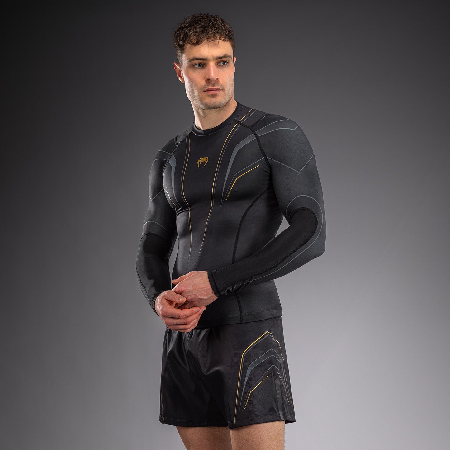 Venum Streamline Long Sleeve Rashguard - Black/Gold