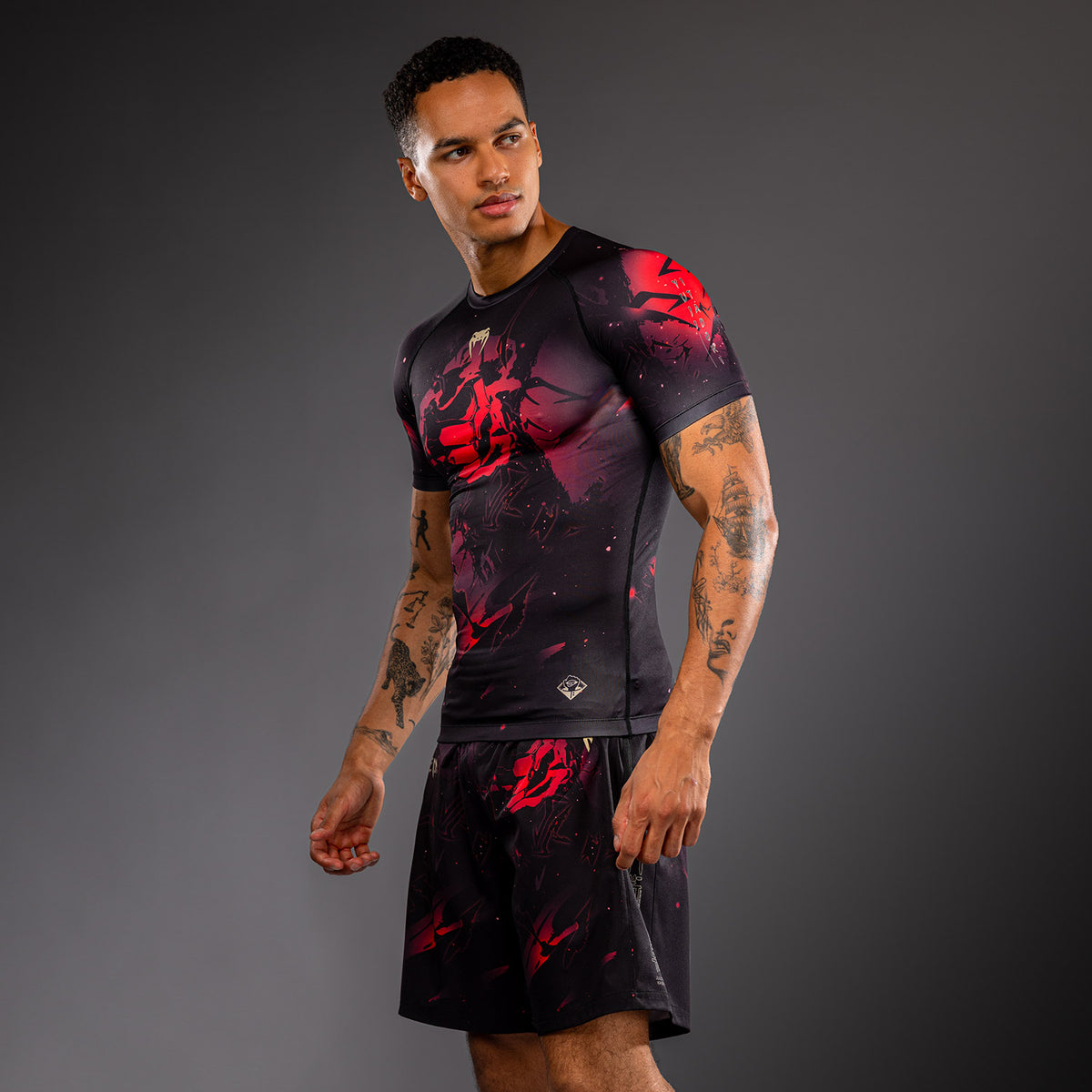 Jujutsu Kaisen x Venum Itadori Short Sleeve Rashguard - Black/Red