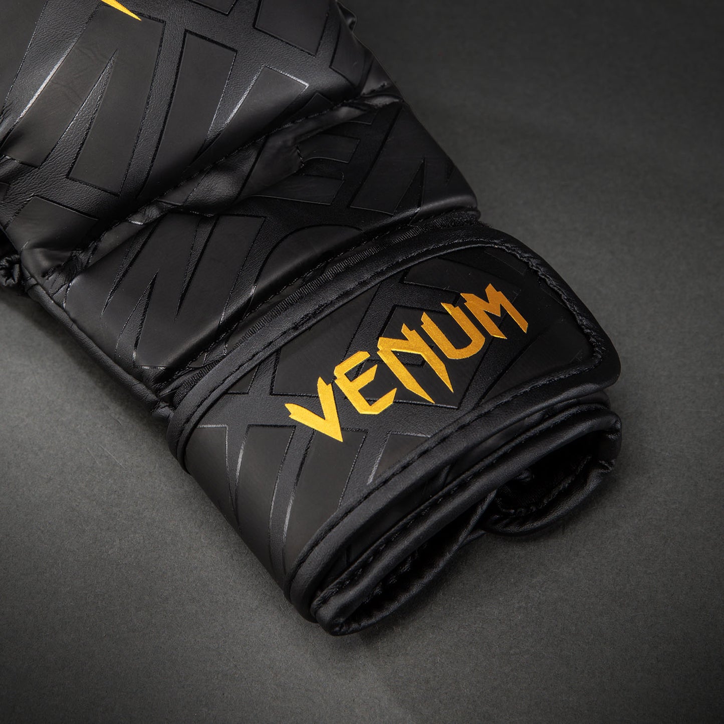 Venum Contender 1.5 XT 3D Sparring Gloves - Black/Gold