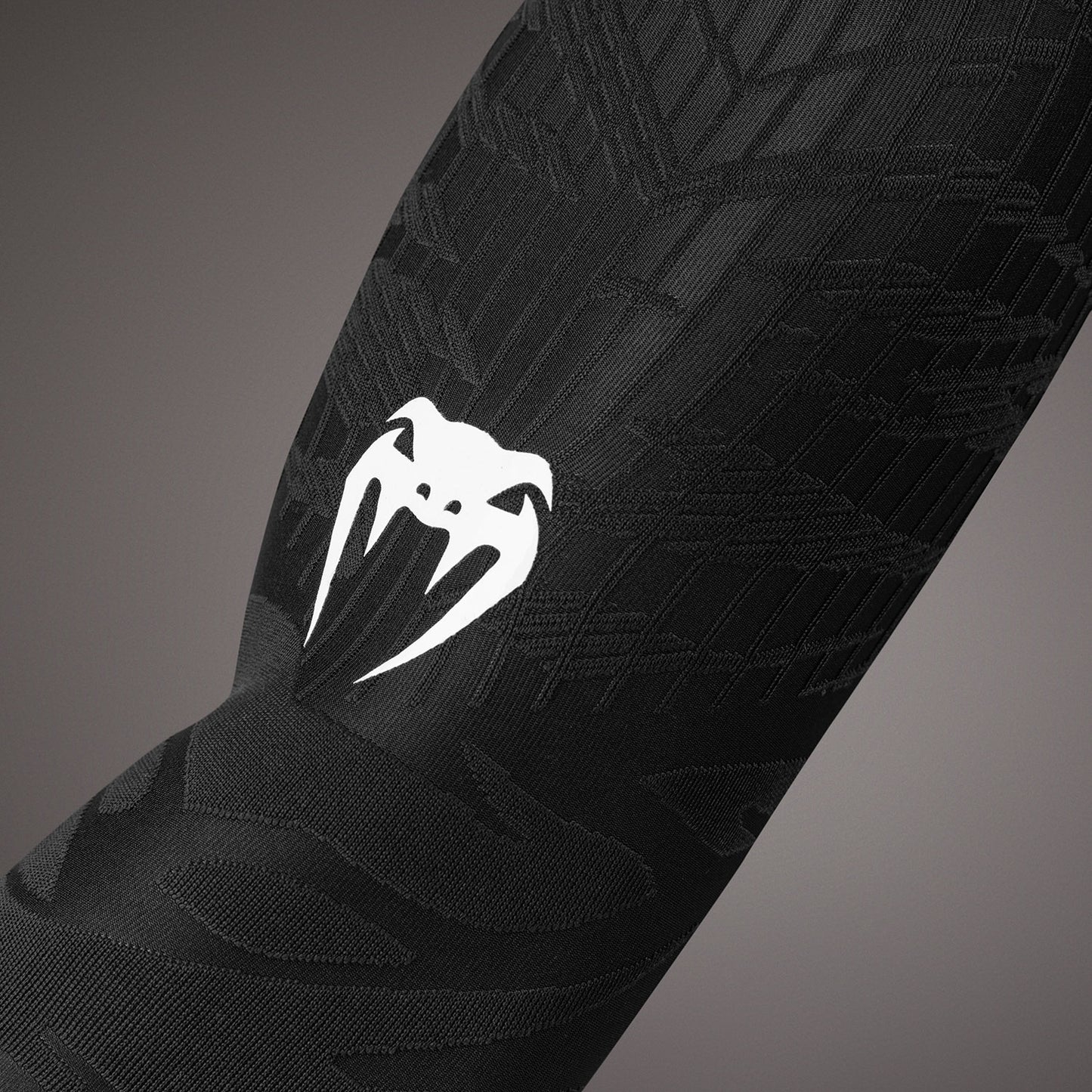 Venum Elite Arm Sleeves - Black/White
