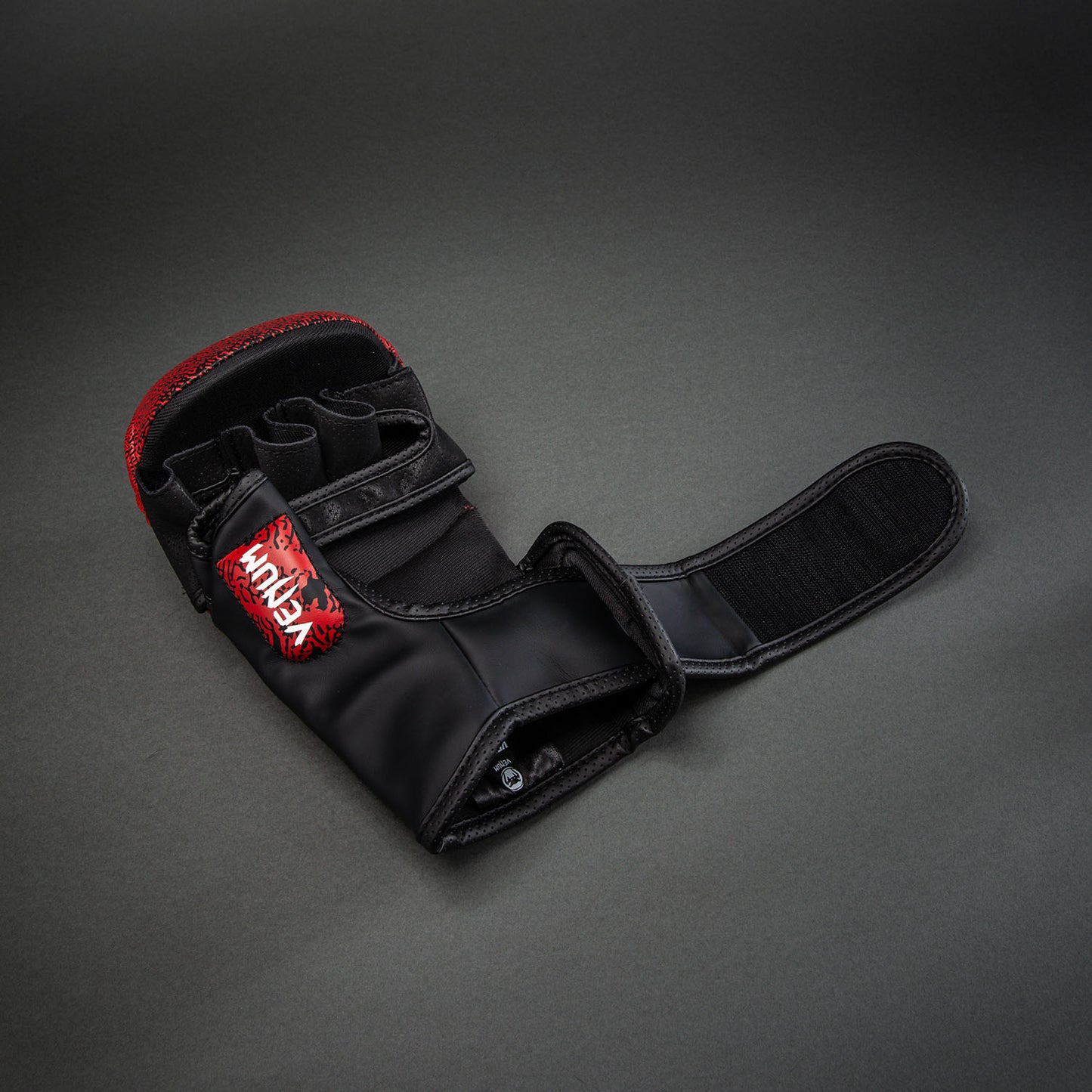 Venum x TEKKEN 8 Sparring Gloves - Kazuya - Red/Black