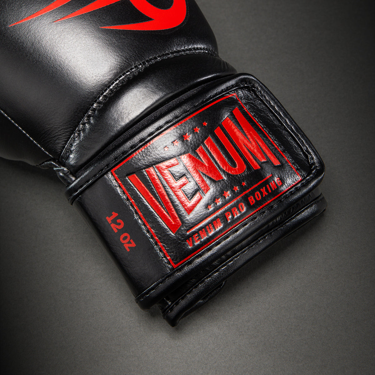 Venum Giant 2.0 Mike Tyson Pro Boxing Gloves - Black/Red - Bag included