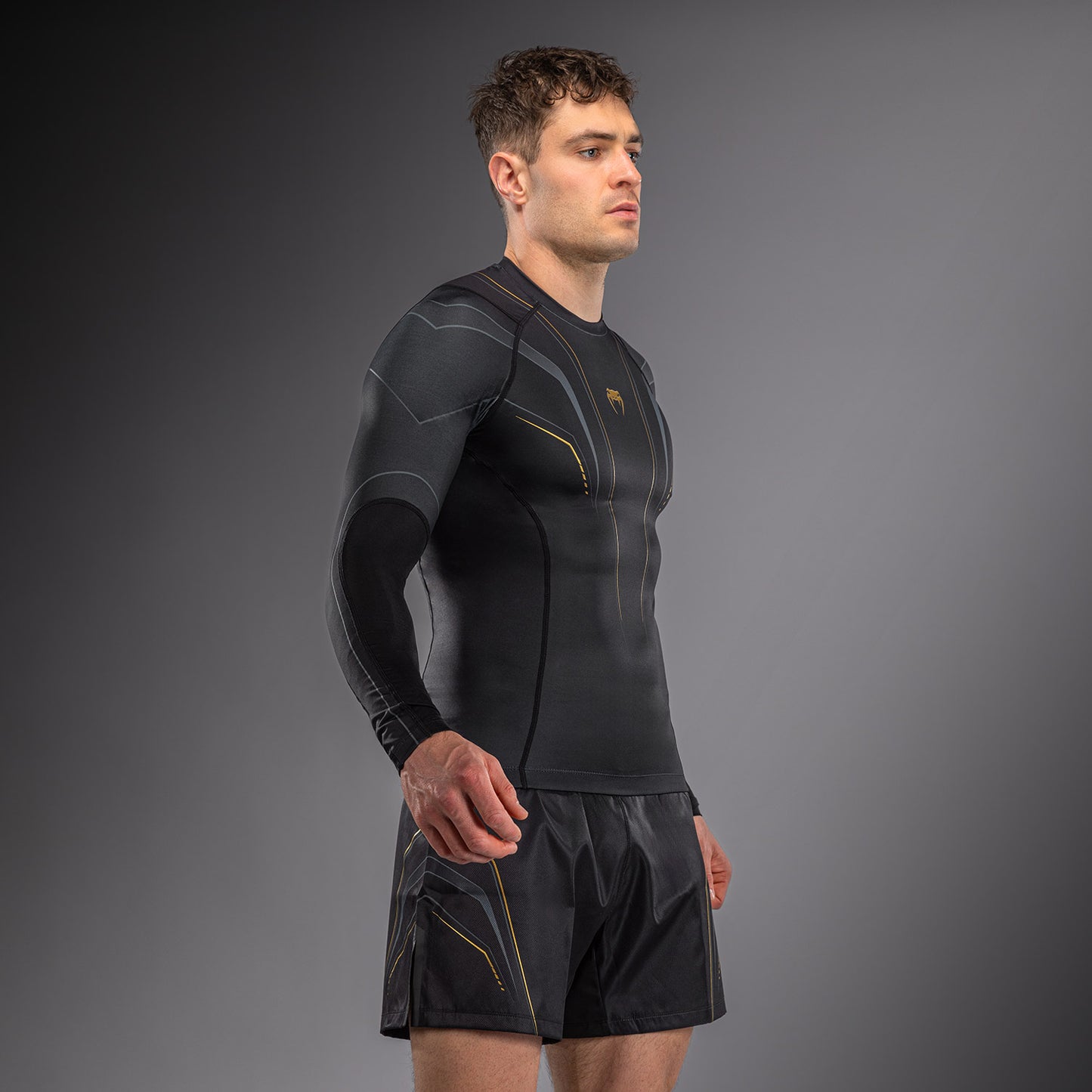 Venum Streamline Long Sleeve Rashguard - Black/Gold