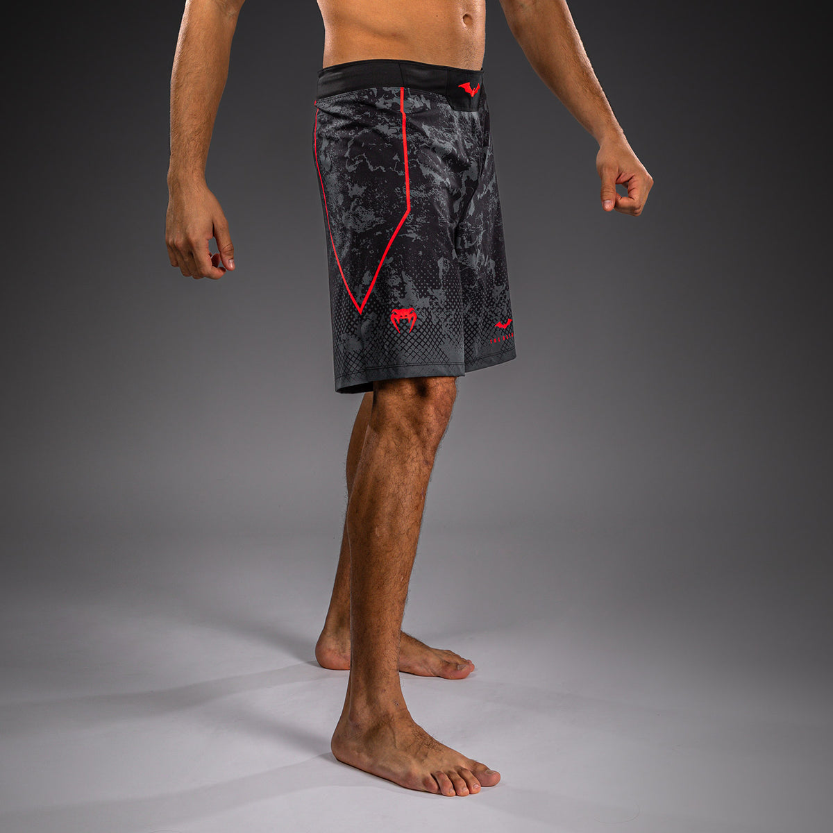 Venum x Batman Fightshorts - Black/Grey/Red