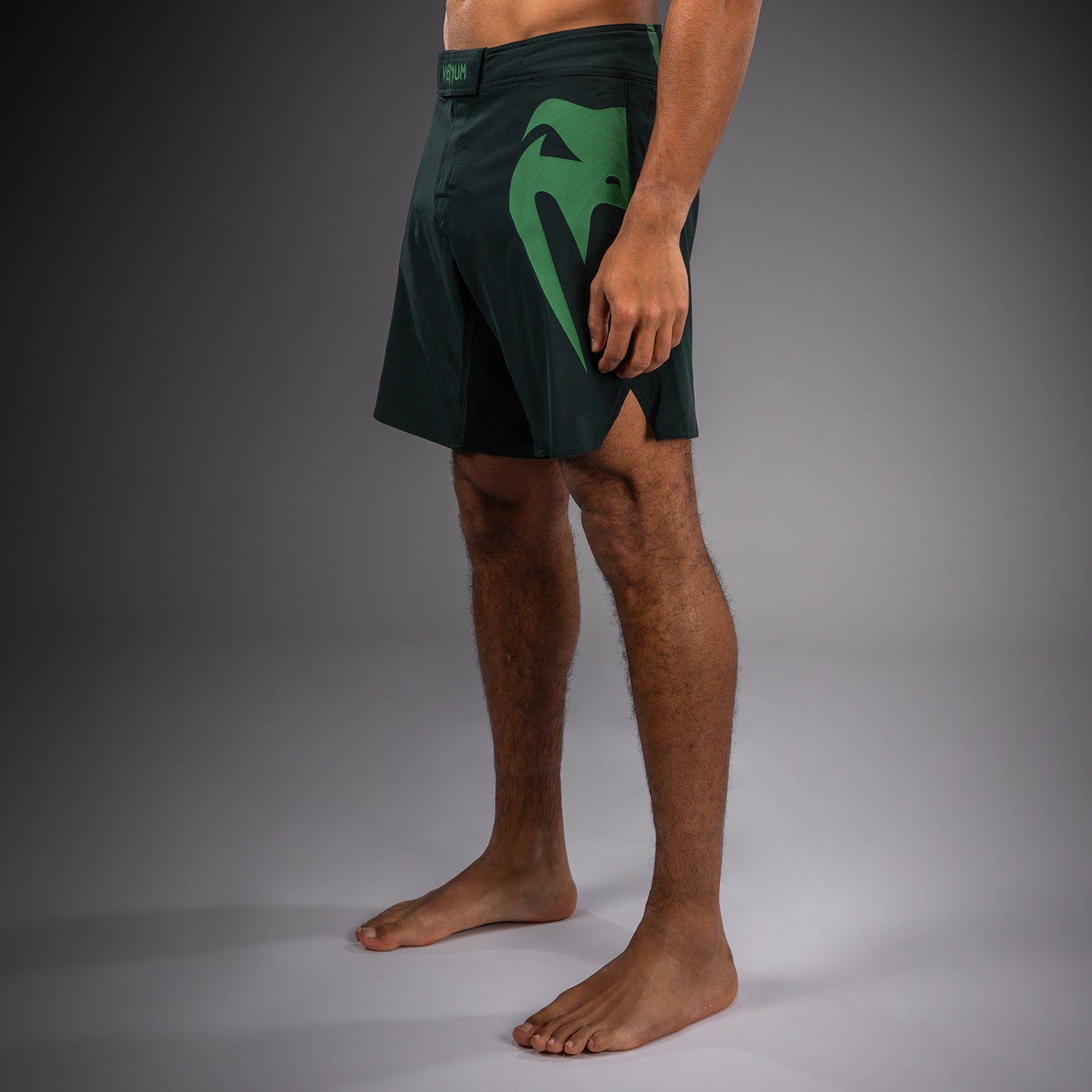 Venum Light 5.0 Fightshorts - Forest Green/Light Green