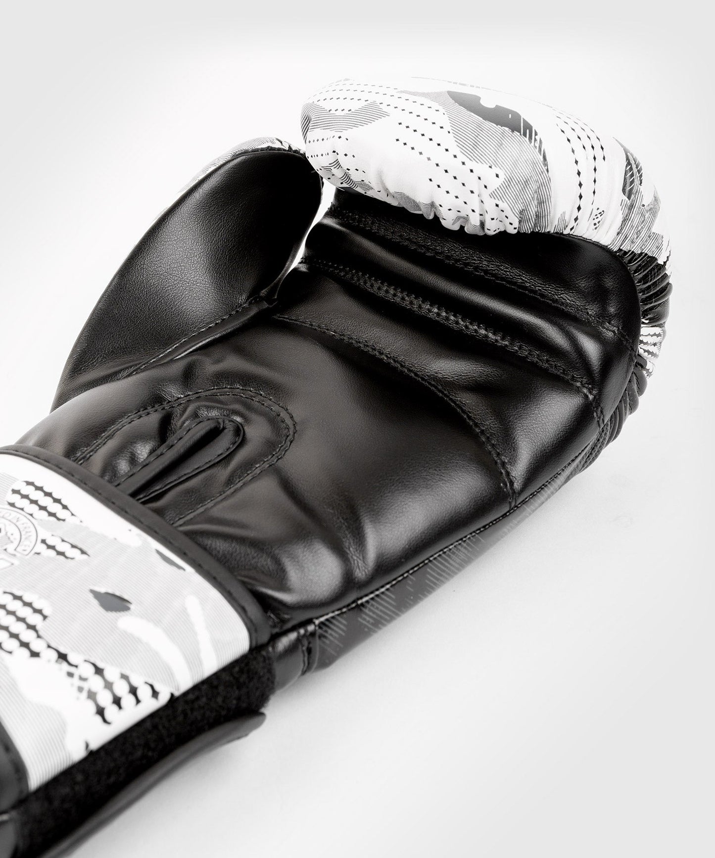 Venum Defender Contender 2.0 Boxing Gloves - Urban Camo