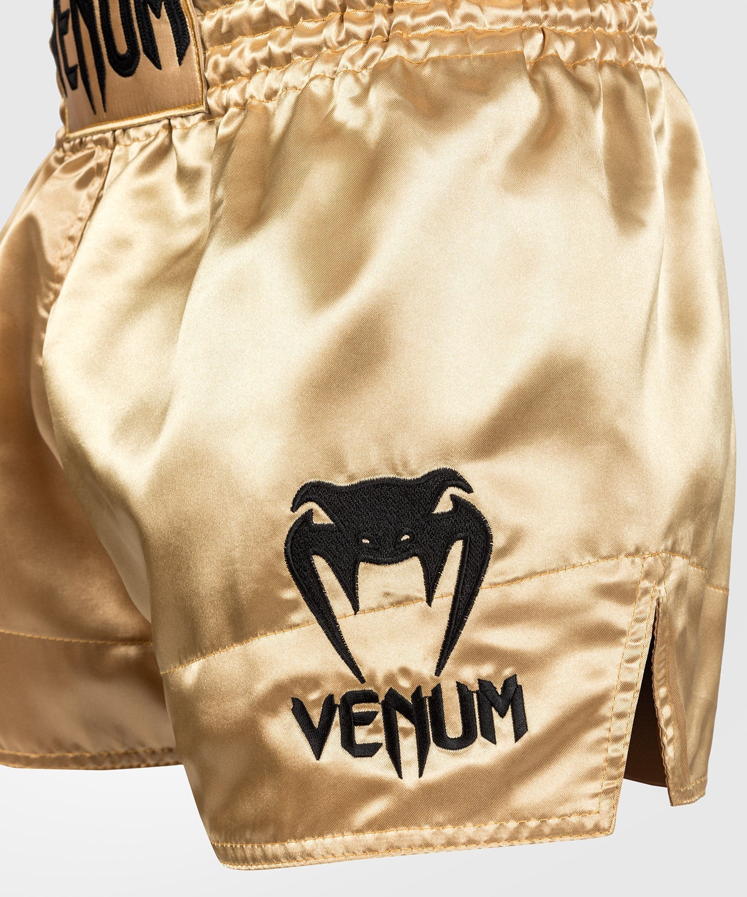 Venum MUAY THAI SHORTS CLASSIC - Short de sport - black/gold/noir 