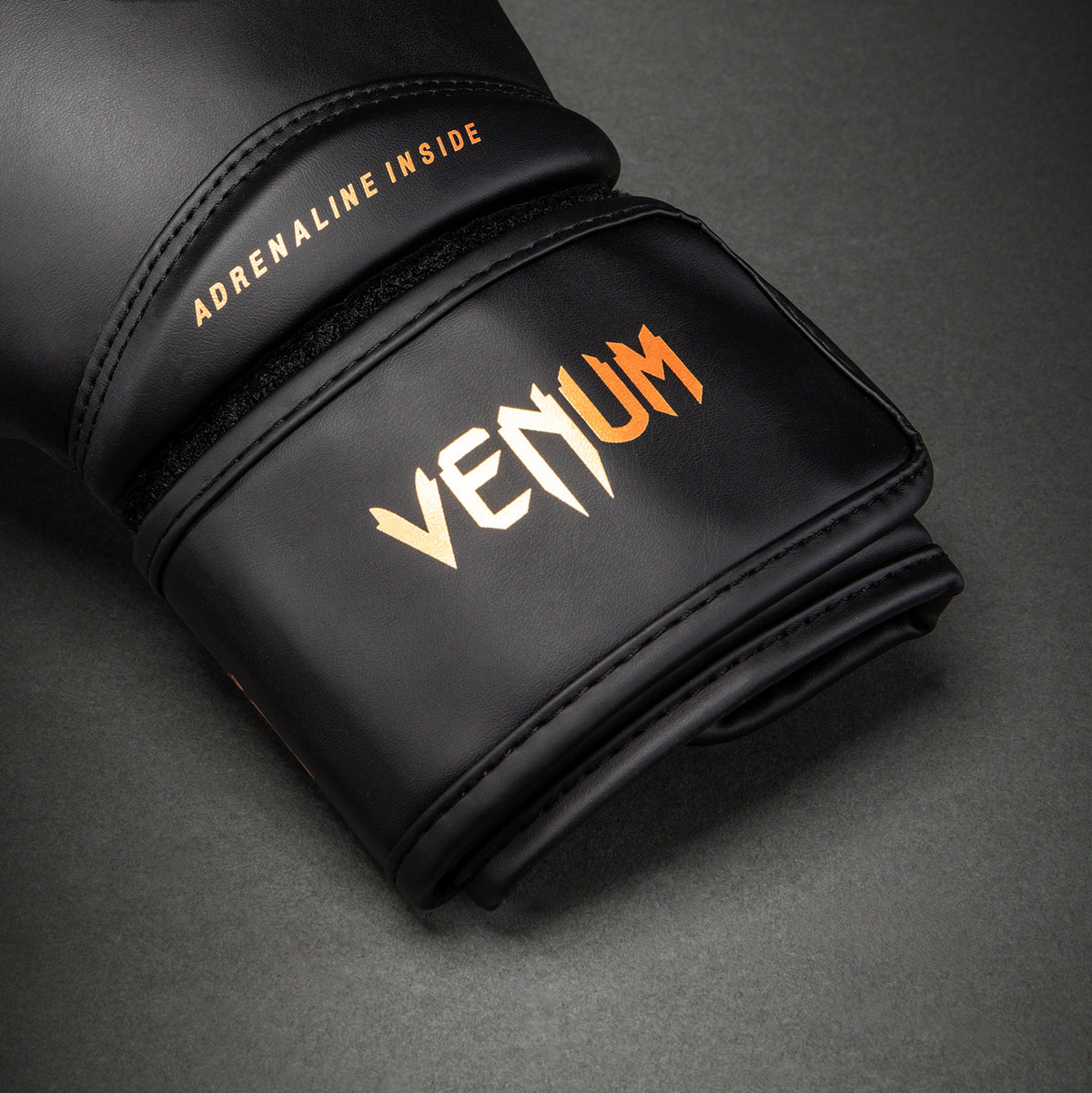 Venum Contender 1.5 Boxing Gloves - Black/Gold