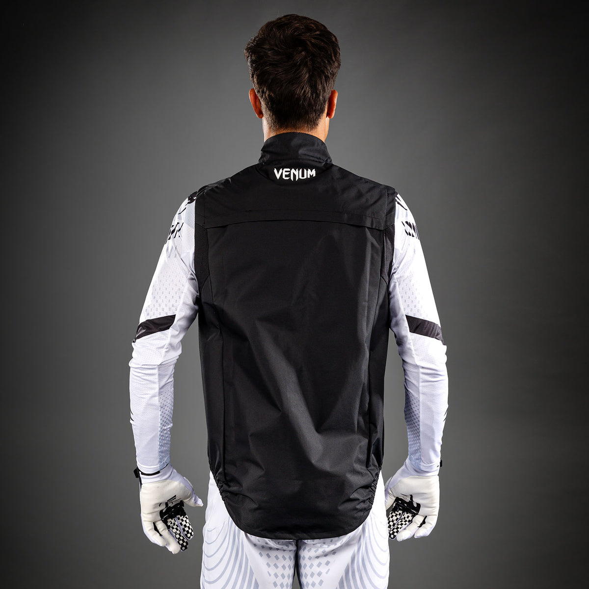 Venum MX Basics Sleeveles Windbreaker - Black/White