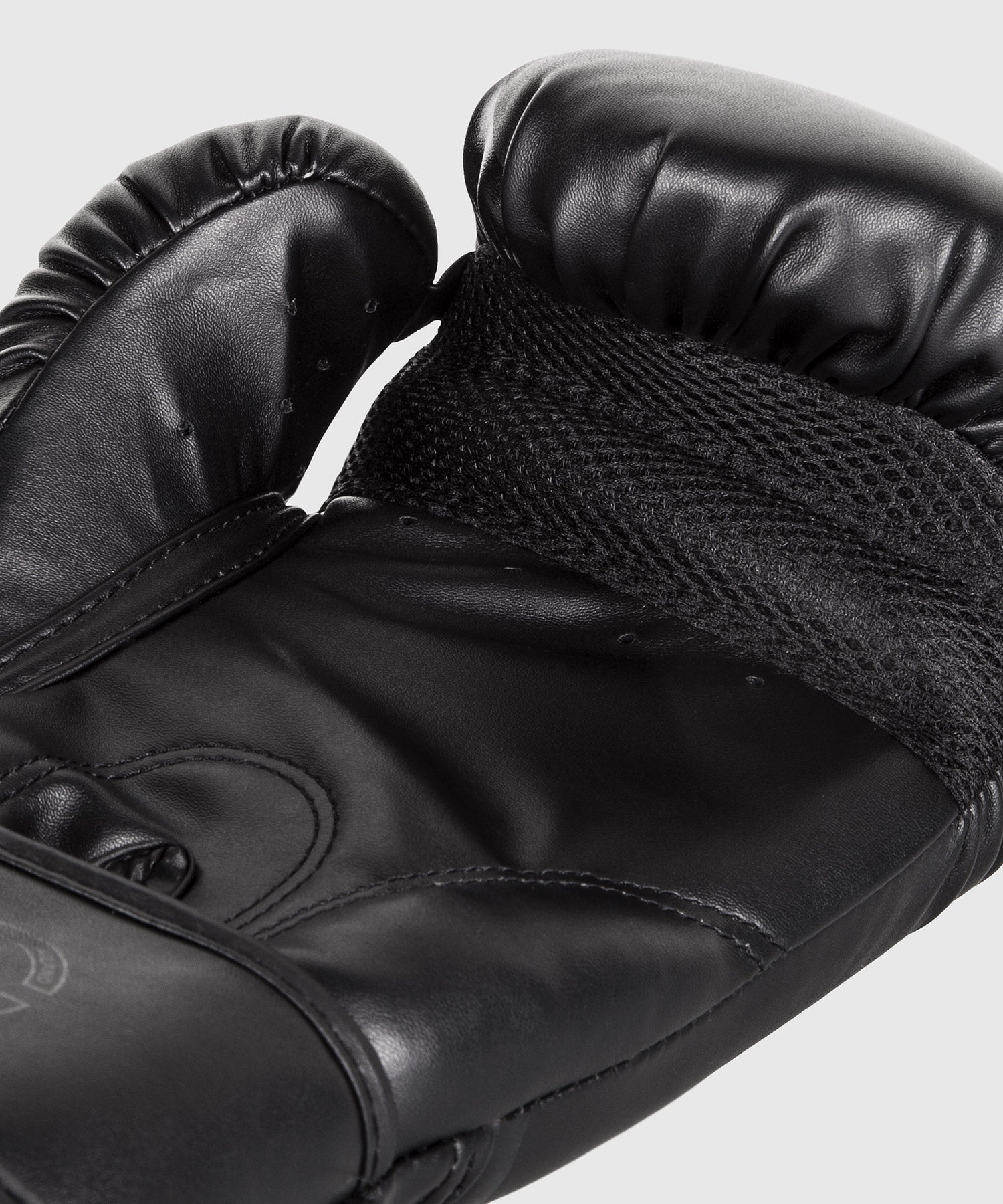 Venum Challenger 2.0 Boxing Gloves Black Black