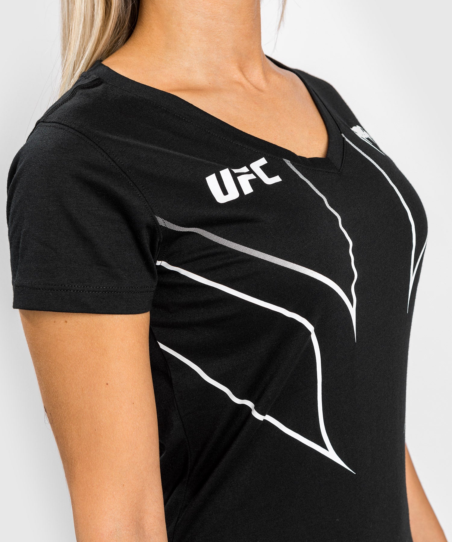 Reebok ufc t shirt womens deals black